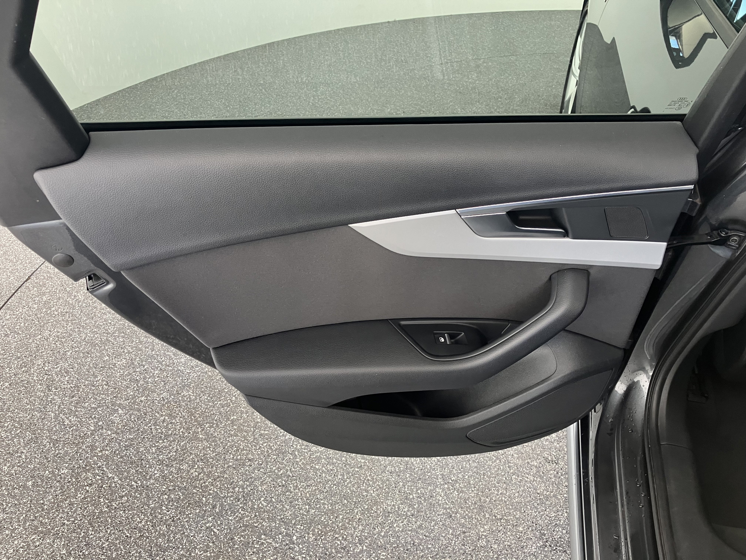 Audi A4 Avant 40 TFSI S line | Bild 23 von 31