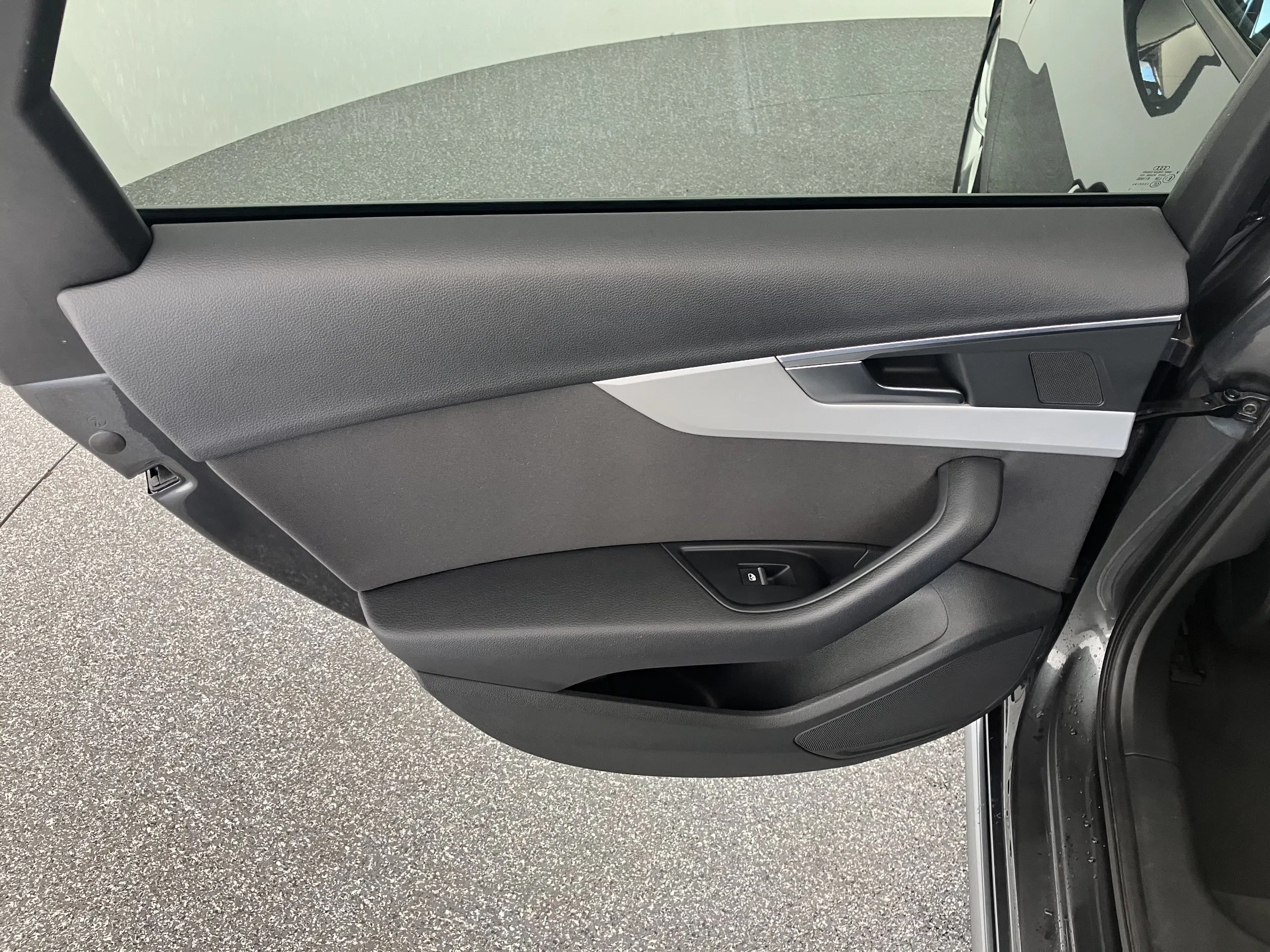 Audi A4 Avant 40 TFSI S line | Bild 23 von 31