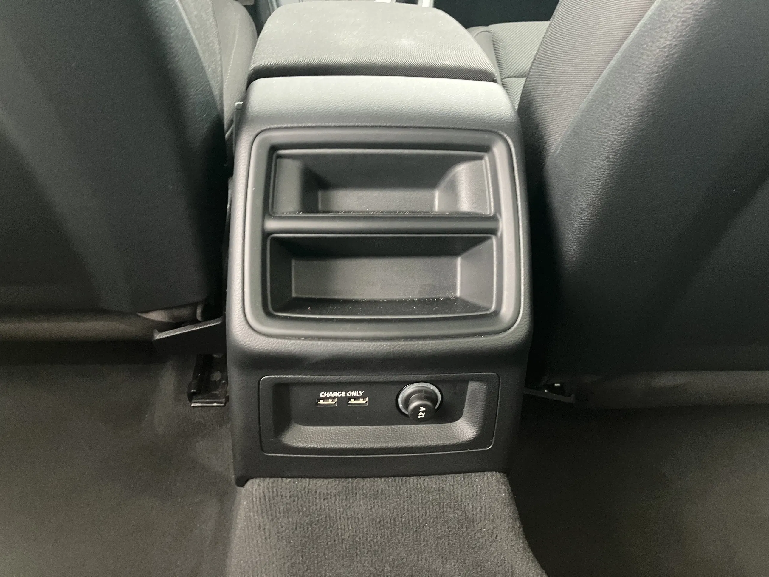 Audi A4 Avant 40 TFSI S line | Bild 24 von 31