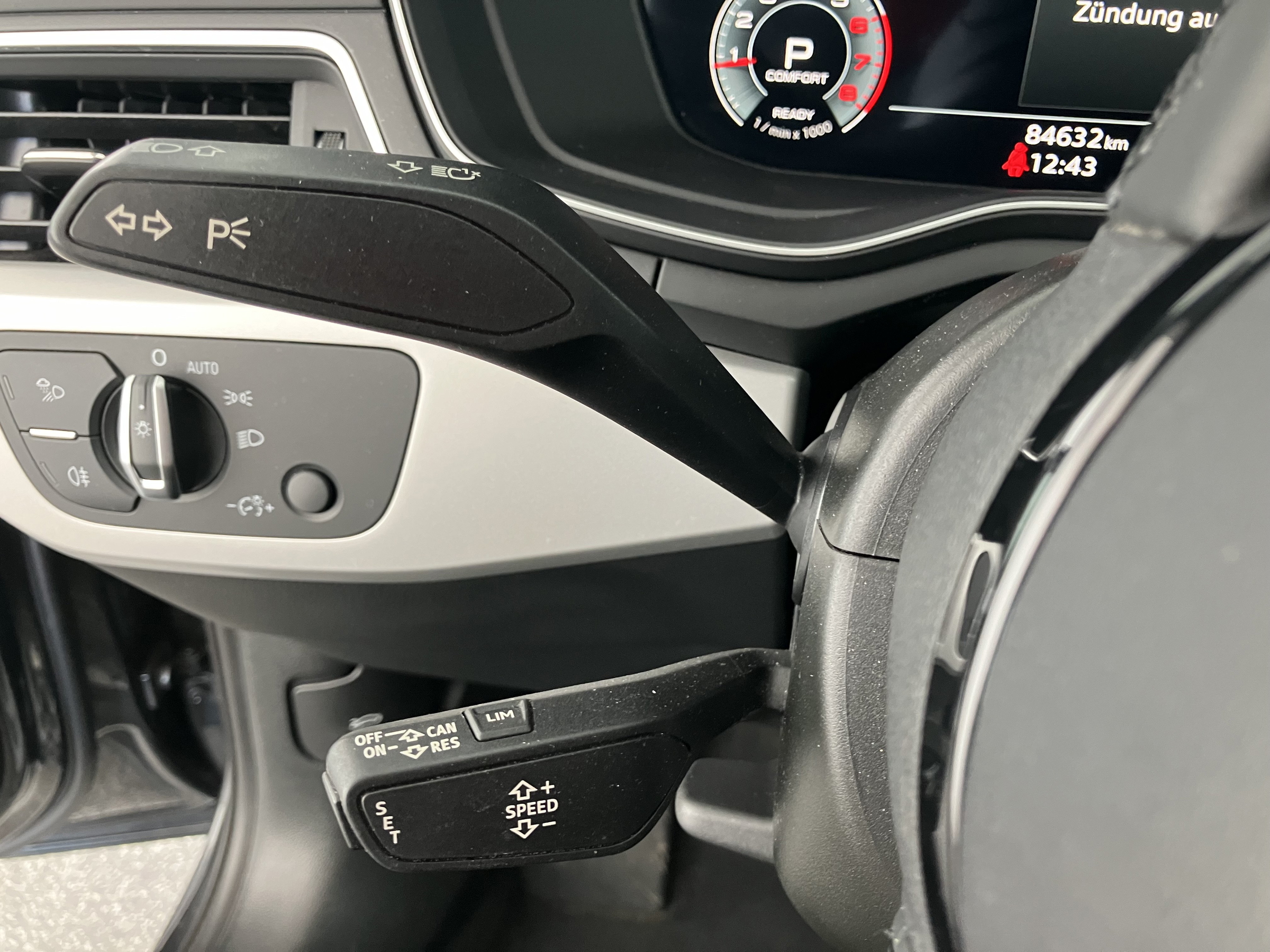 Audi A4 Avant 40 TFSI S line | Bild 25 von 31