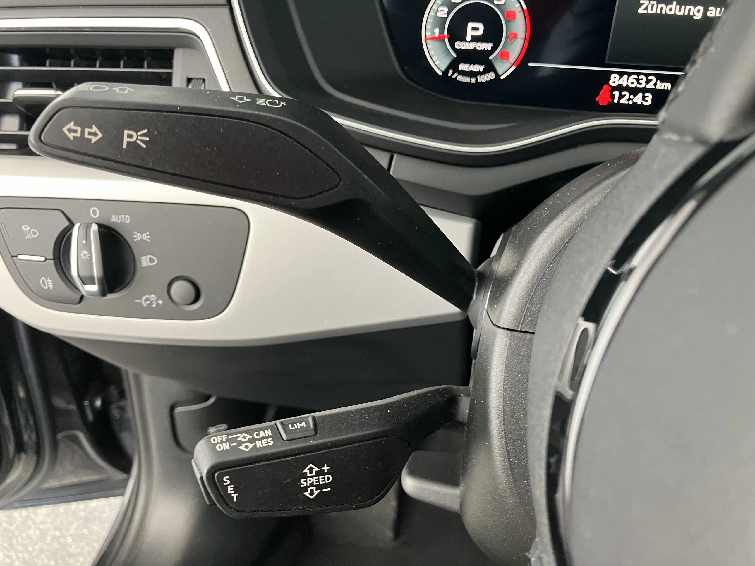 Audi A4 Avant 40 TFSI S line | Bild 25 von 31