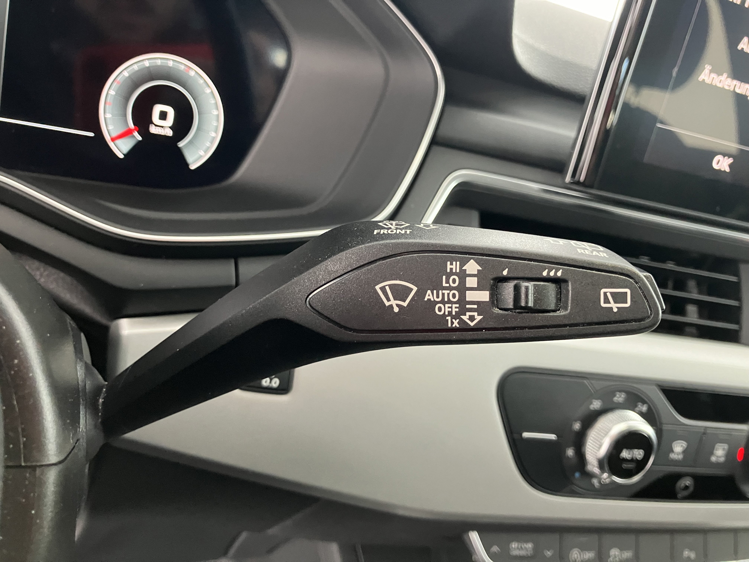 Audi A4 Avant 40 TFSI S line | Bild 26 von 31