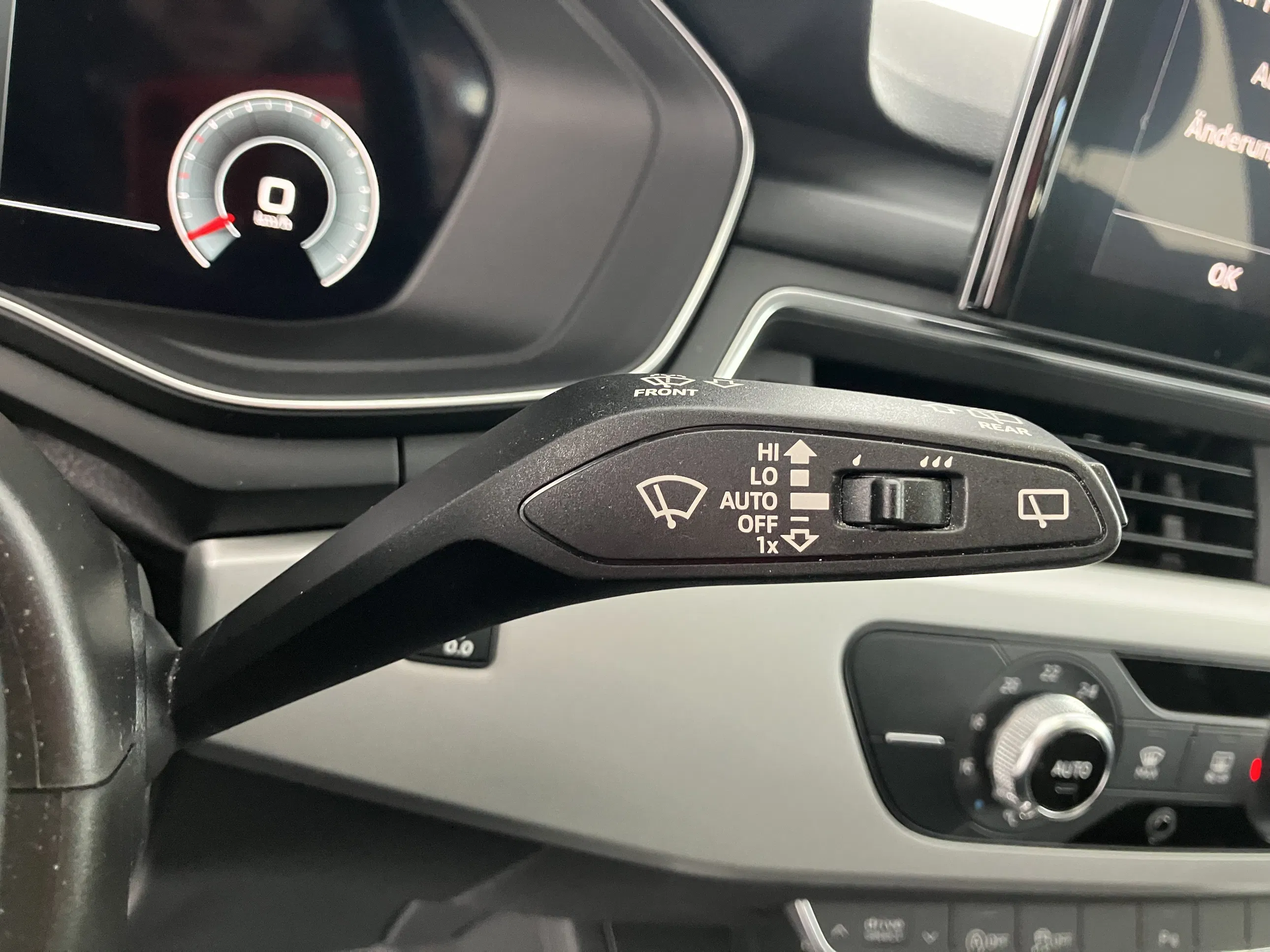 Audi A4 Avant 40 TFSI S line | Bild 26 von 31