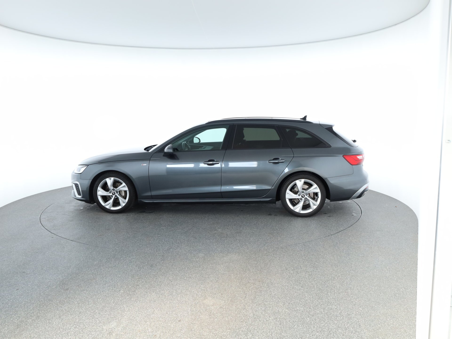 Audi A4 Avant 40 TFSI S line | Bild 29 von 31
