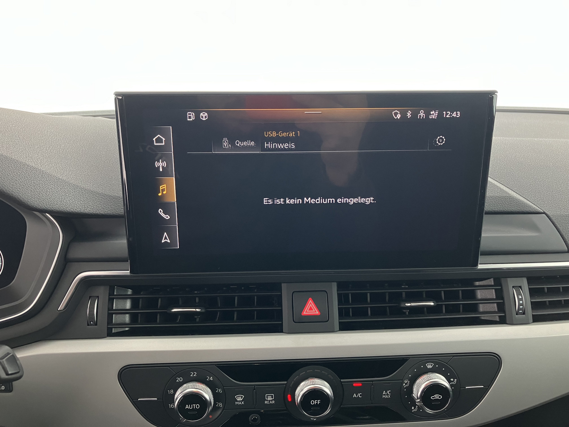 Audi A4 Avant 40 TFSI S line | Bild 10 von 31