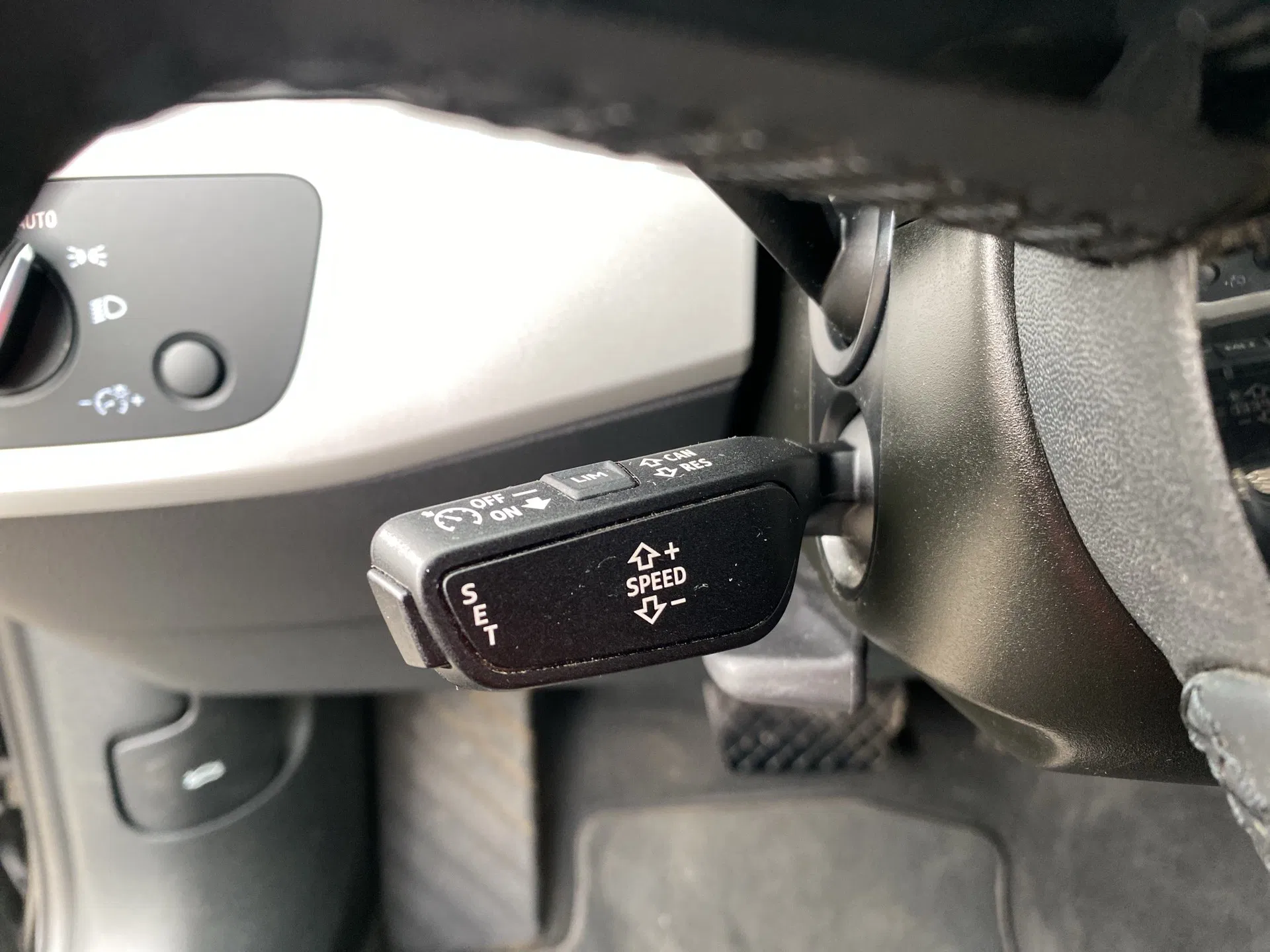 Audi A4 Avant 30 2.0 TDI advanced | Bild 13 von 26