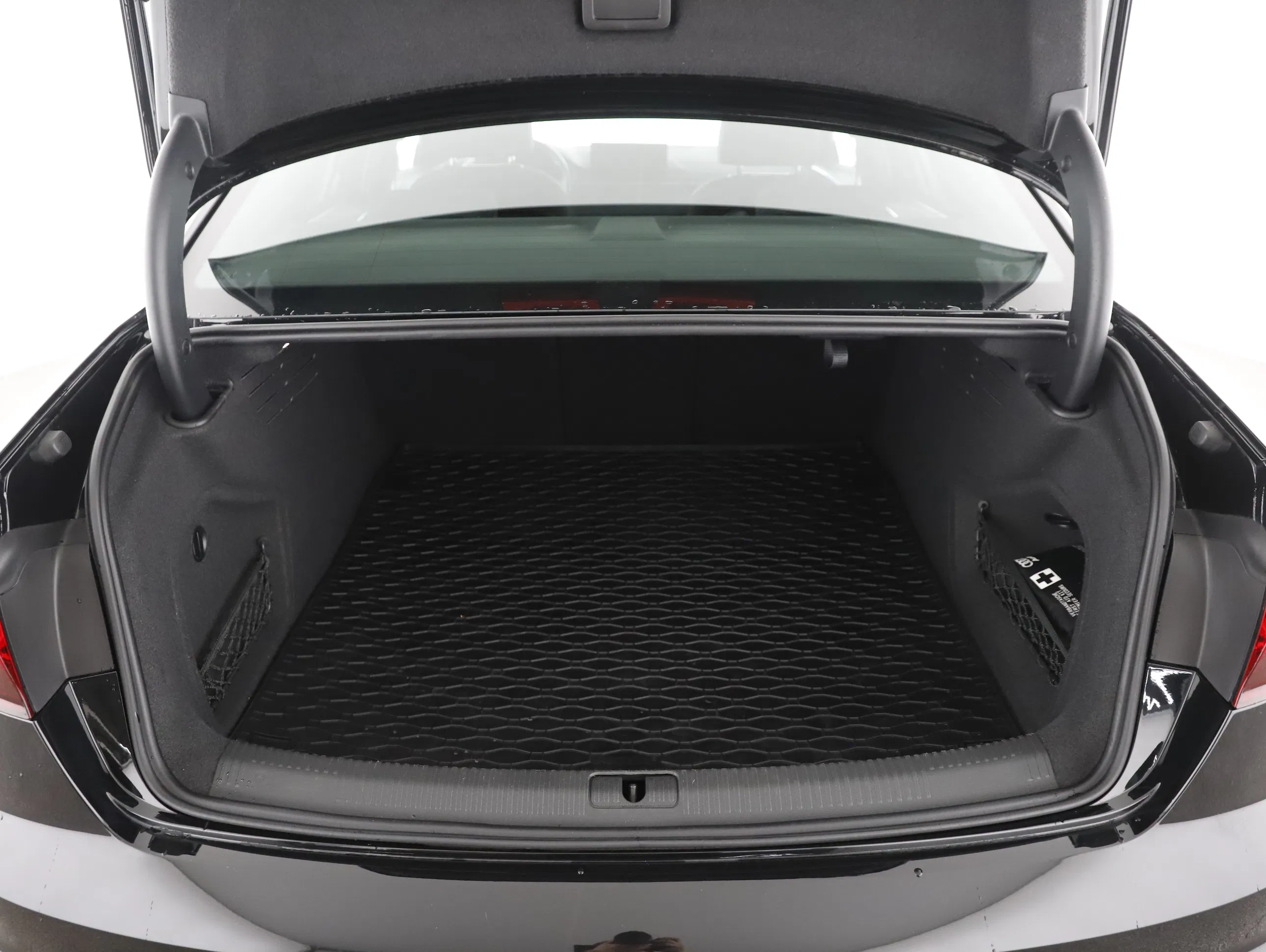 Audi A4 40 2.0 TDI quattro advanced | Bild 11 von 31