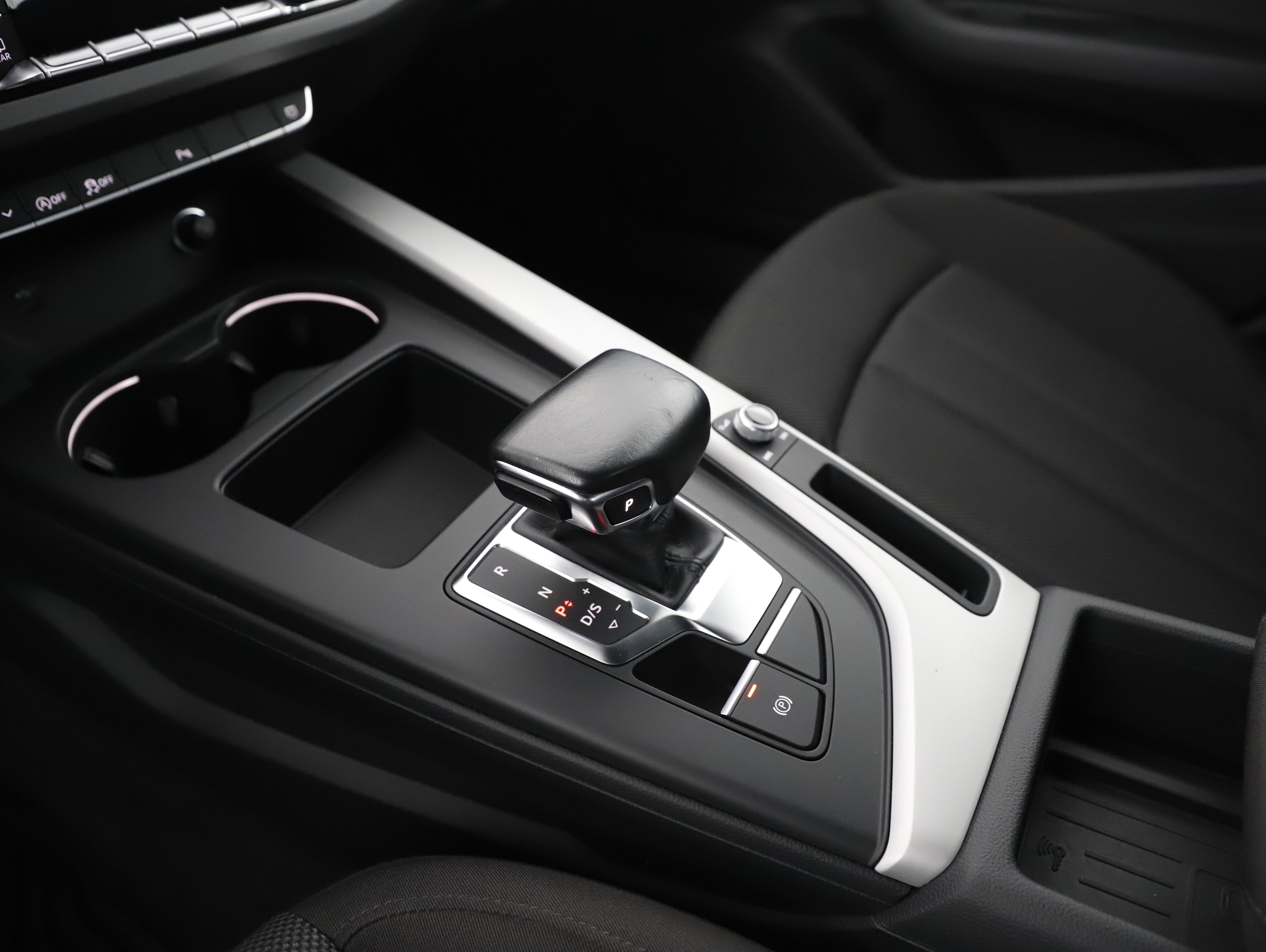 Audi A4 40 2.0 TDI quattro advanced | Bild 15 von 31