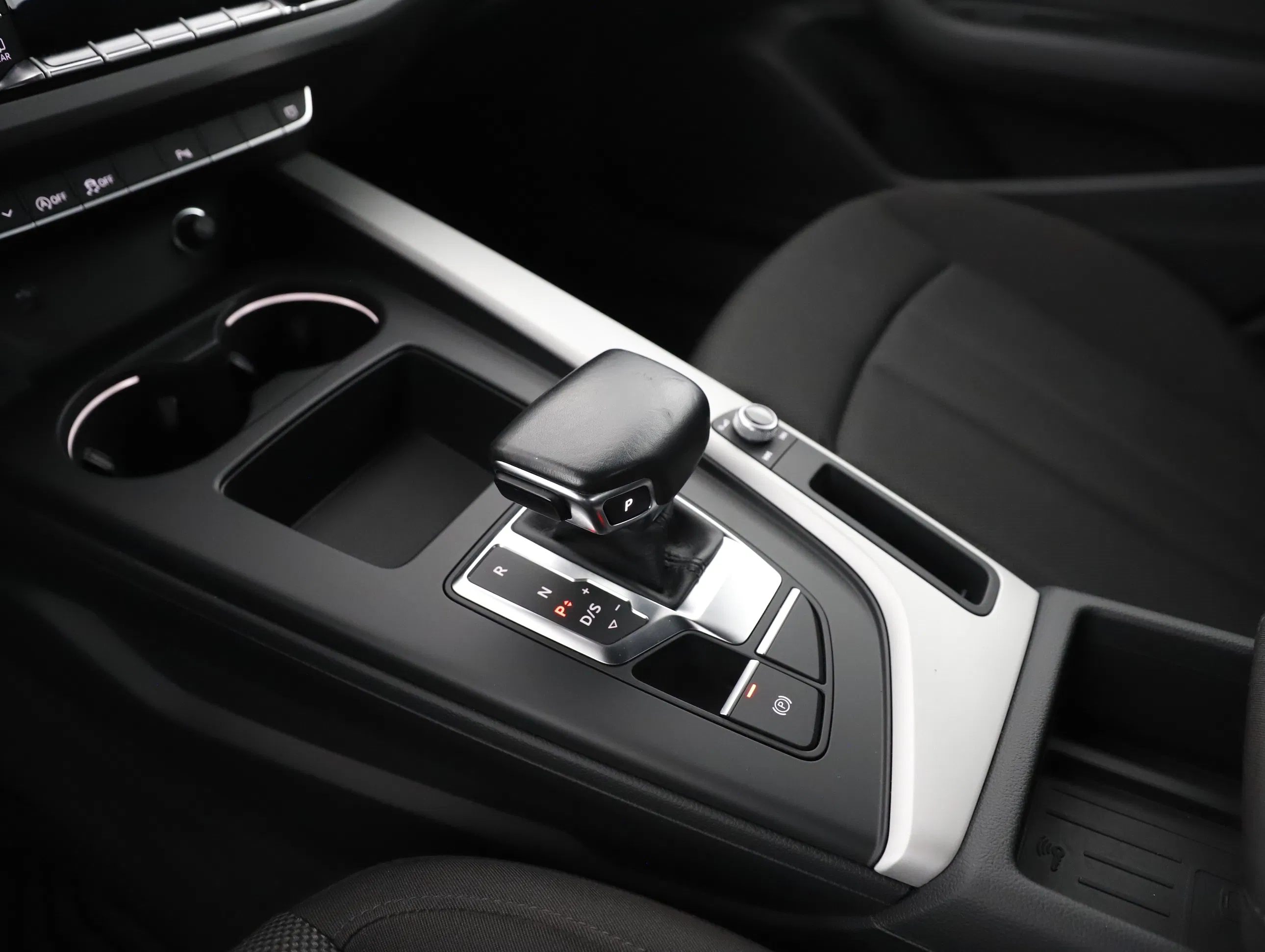 Audi A4 40 2.0 TDI quattro advanced | Bild 15 von 31