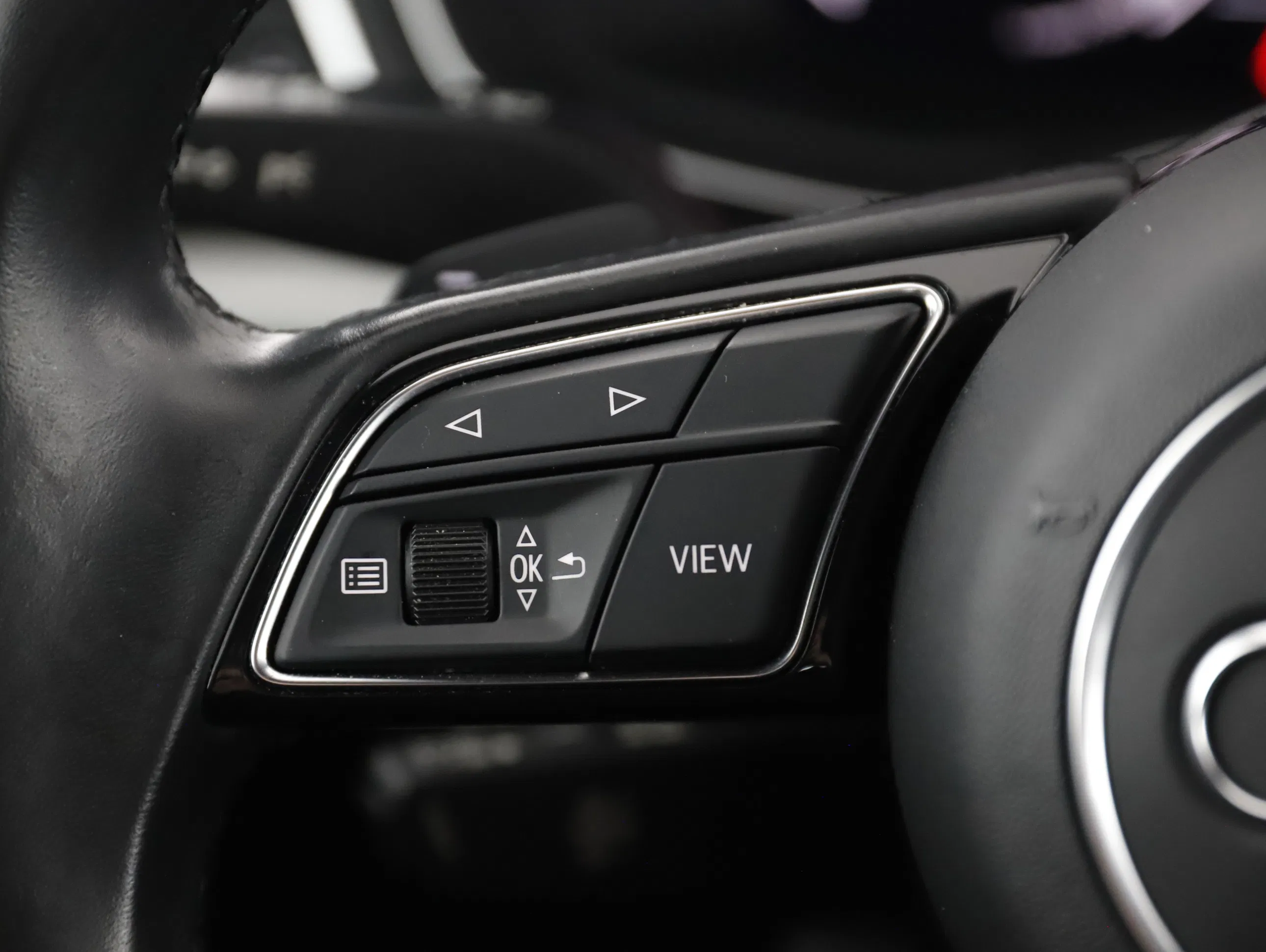 Audi A4 40 2.0 TDI quattro advanced | Bild 19 von 31