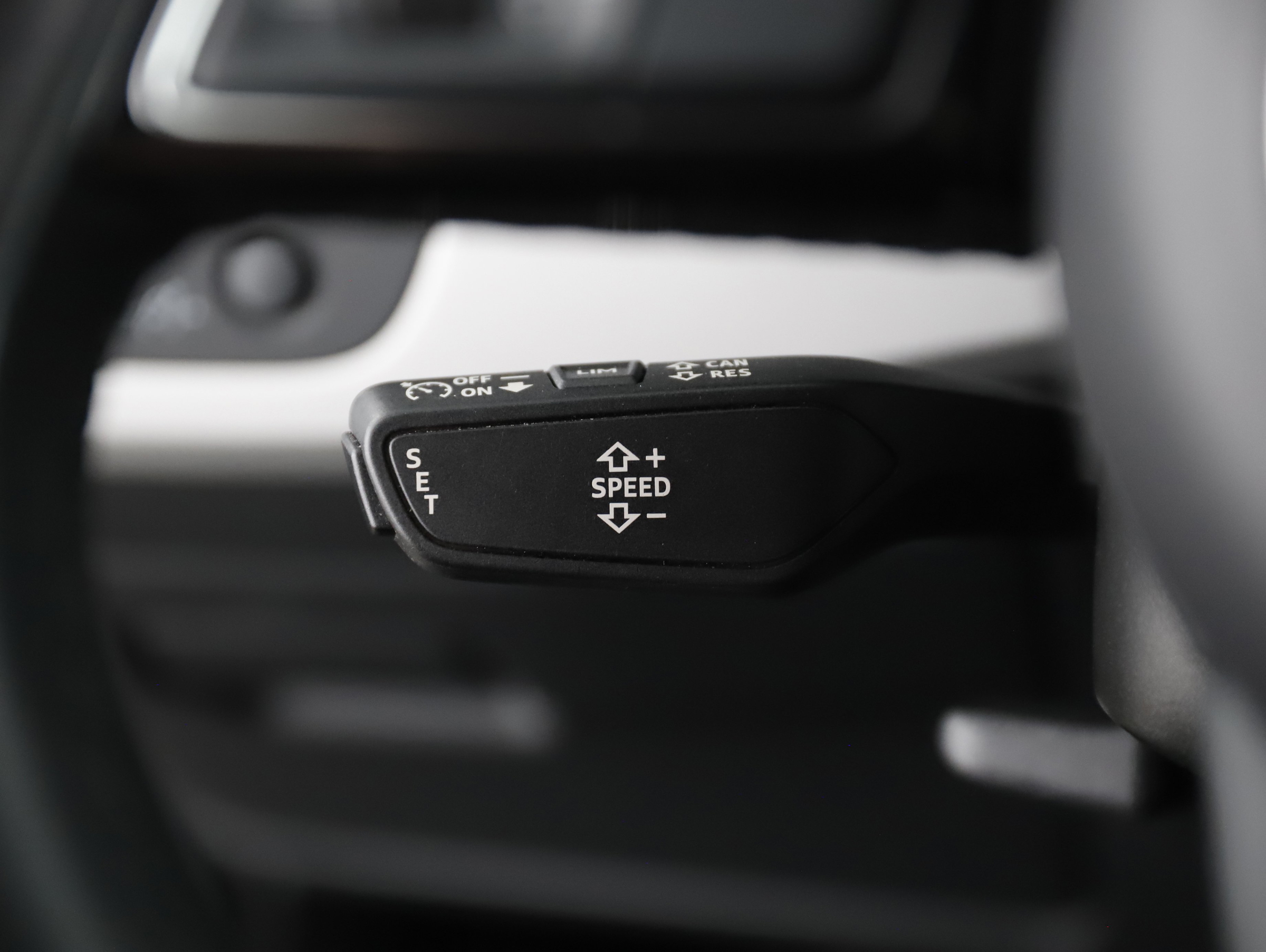 Audi A4 40 2.0 TDI quattro advanced | Bild 20 von 31