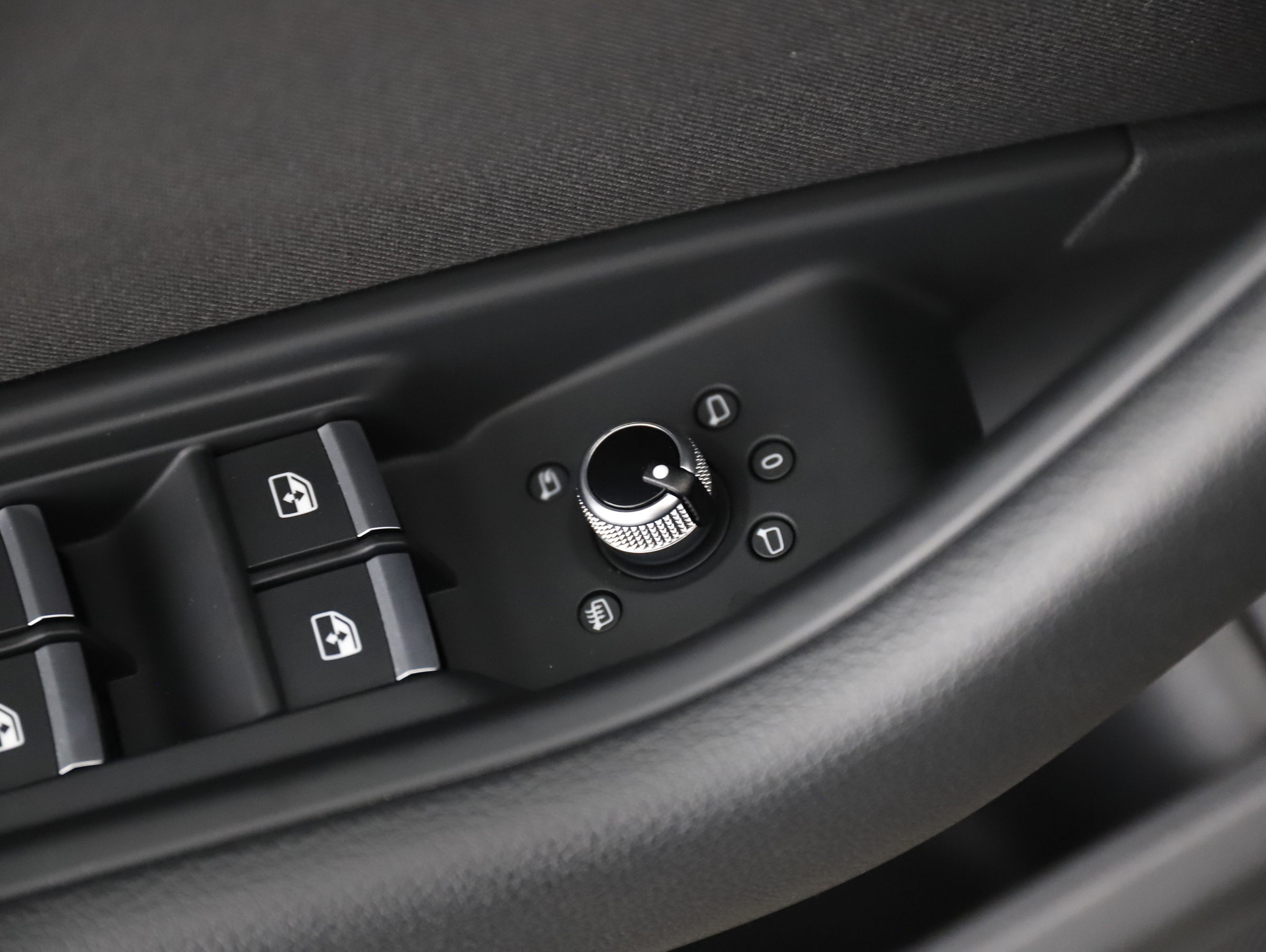 Audi A4 40 2.0 TDI quattro advanced | Bild 22 von 31