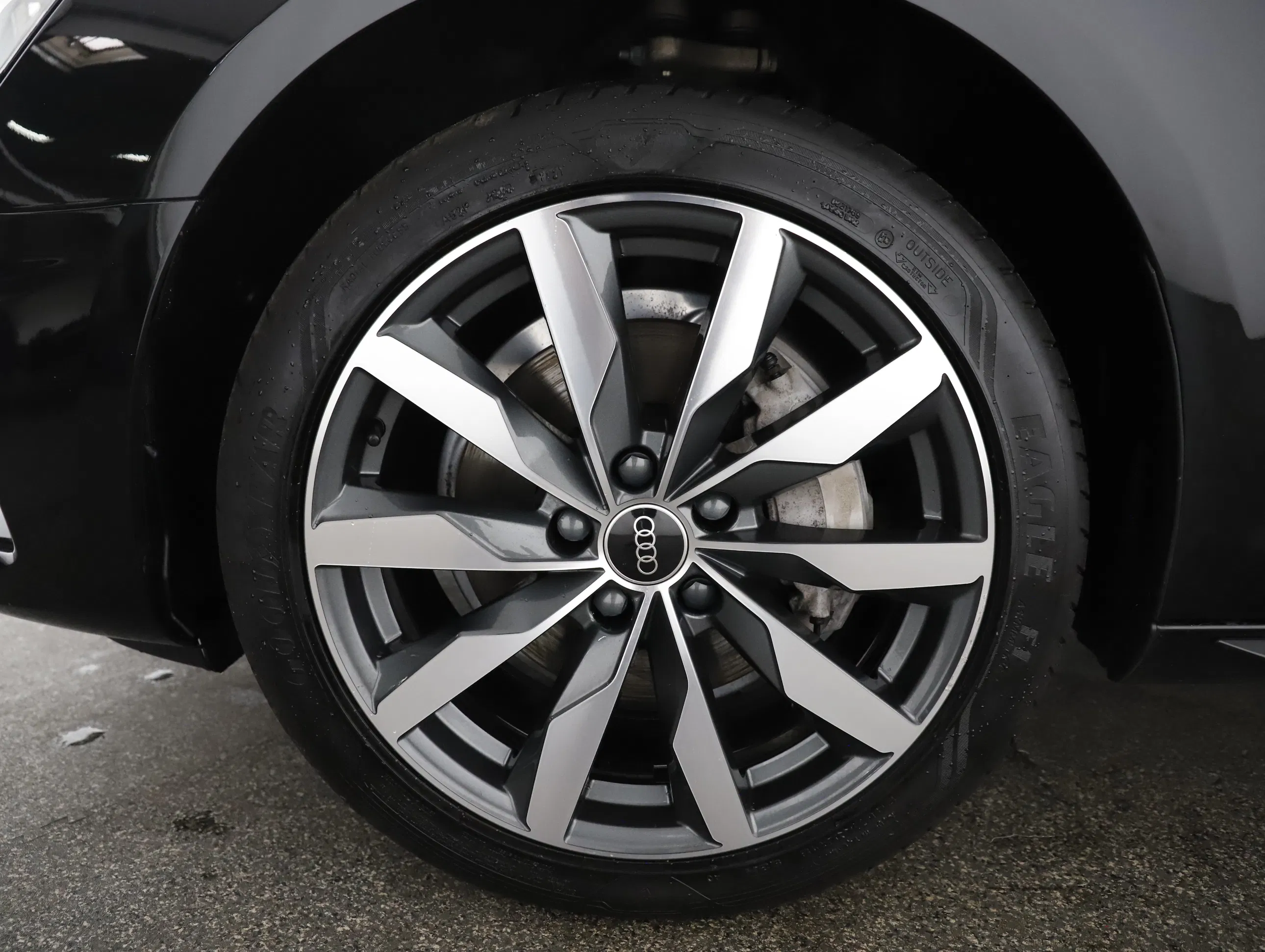 Audi A4 40 2.0 TDI quattro advanced | Bild 26 von 31