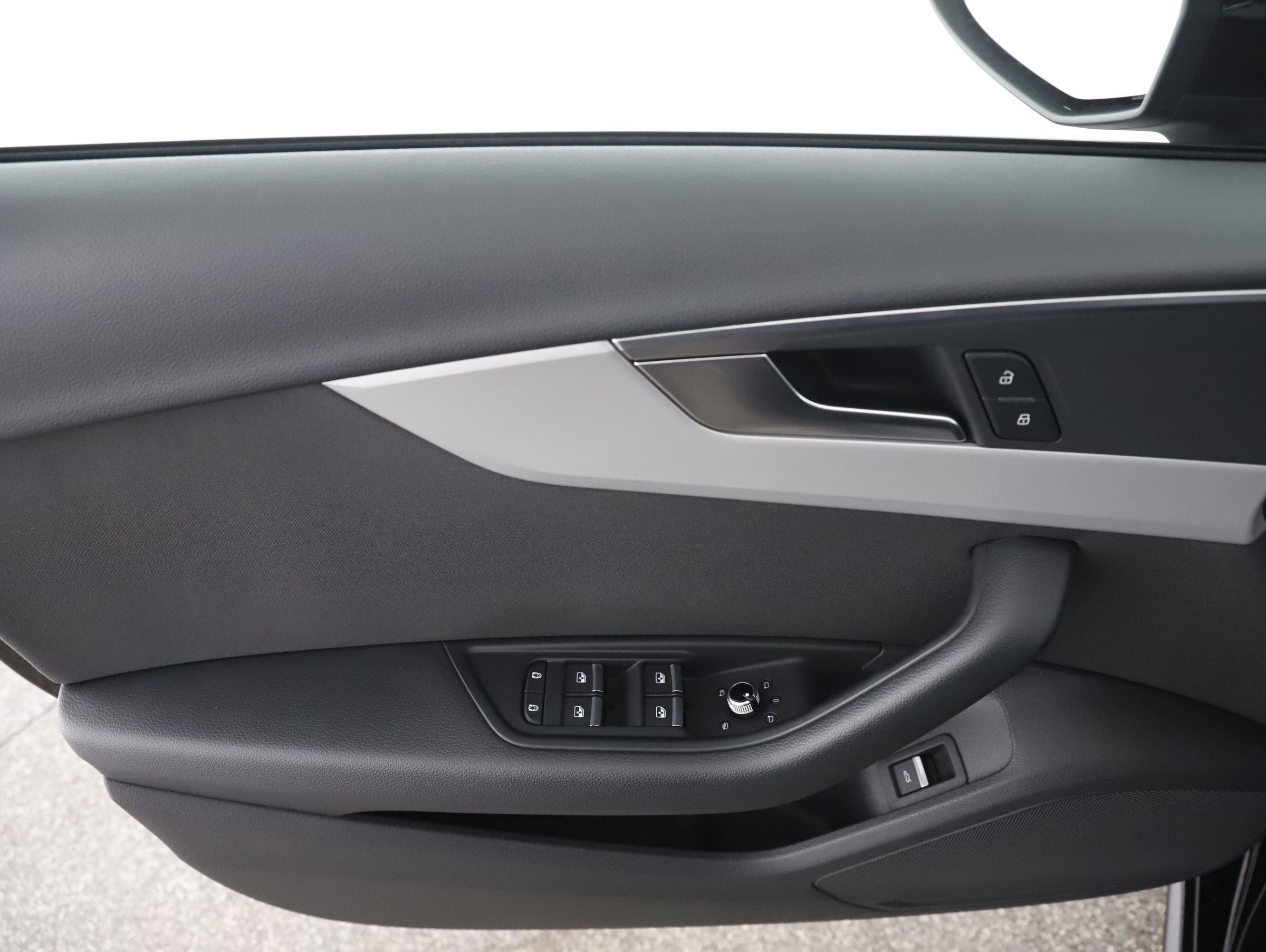 Audi A4 40 2.0 TDI quattro advanced | Bild 5 von 31