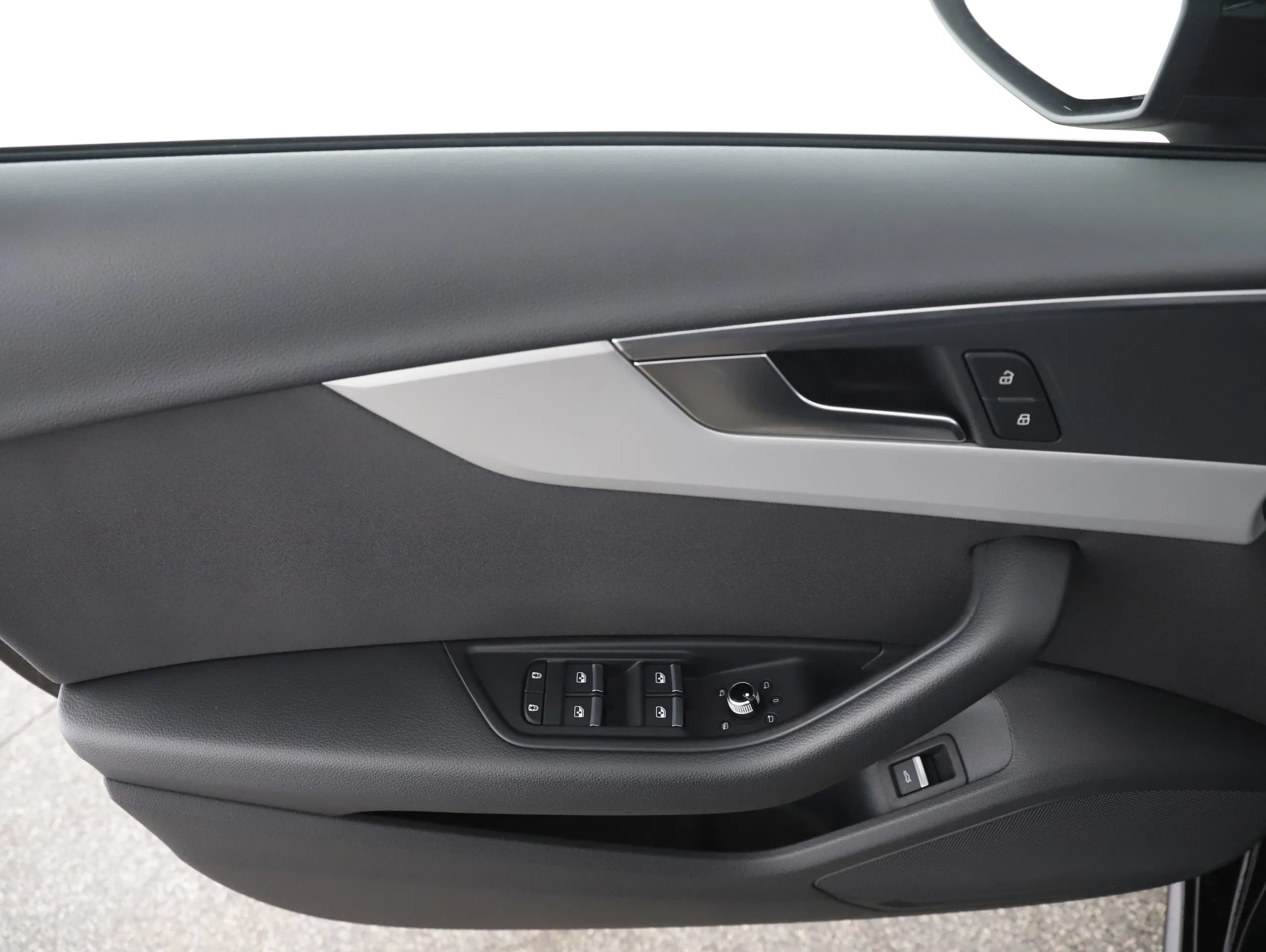 Audi A4 40 2.0 TDI quattro advanced | Bild 5 von 31