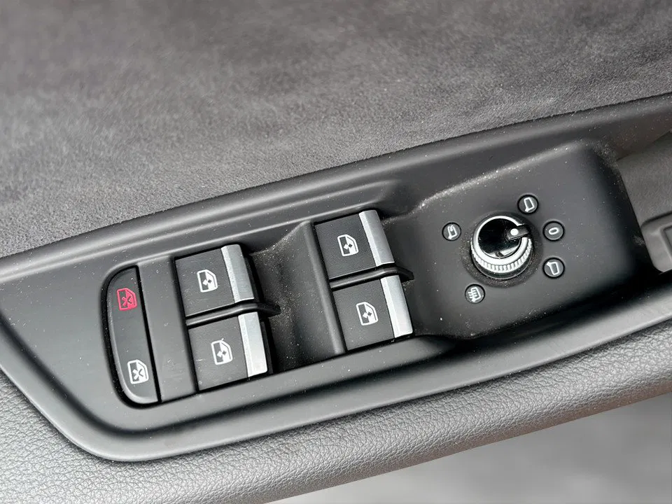 Audi A4 40 2.0 TDI quattro S-Line | Bild 14 von 24