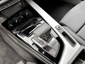 Audi A4 40 2.0 TDI quattro S-Line | Thumbnail 19 von 24
