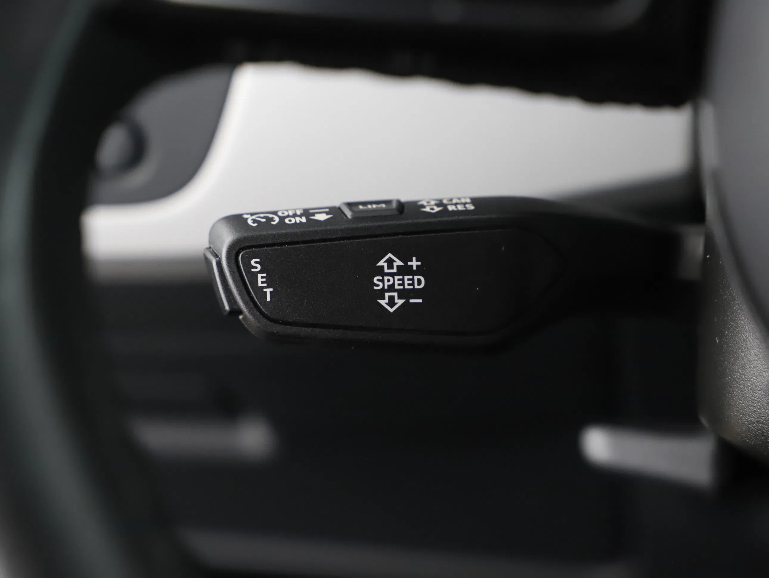 Audi A4 40 TFSI S-Line Aut. | Bild 5 von 22