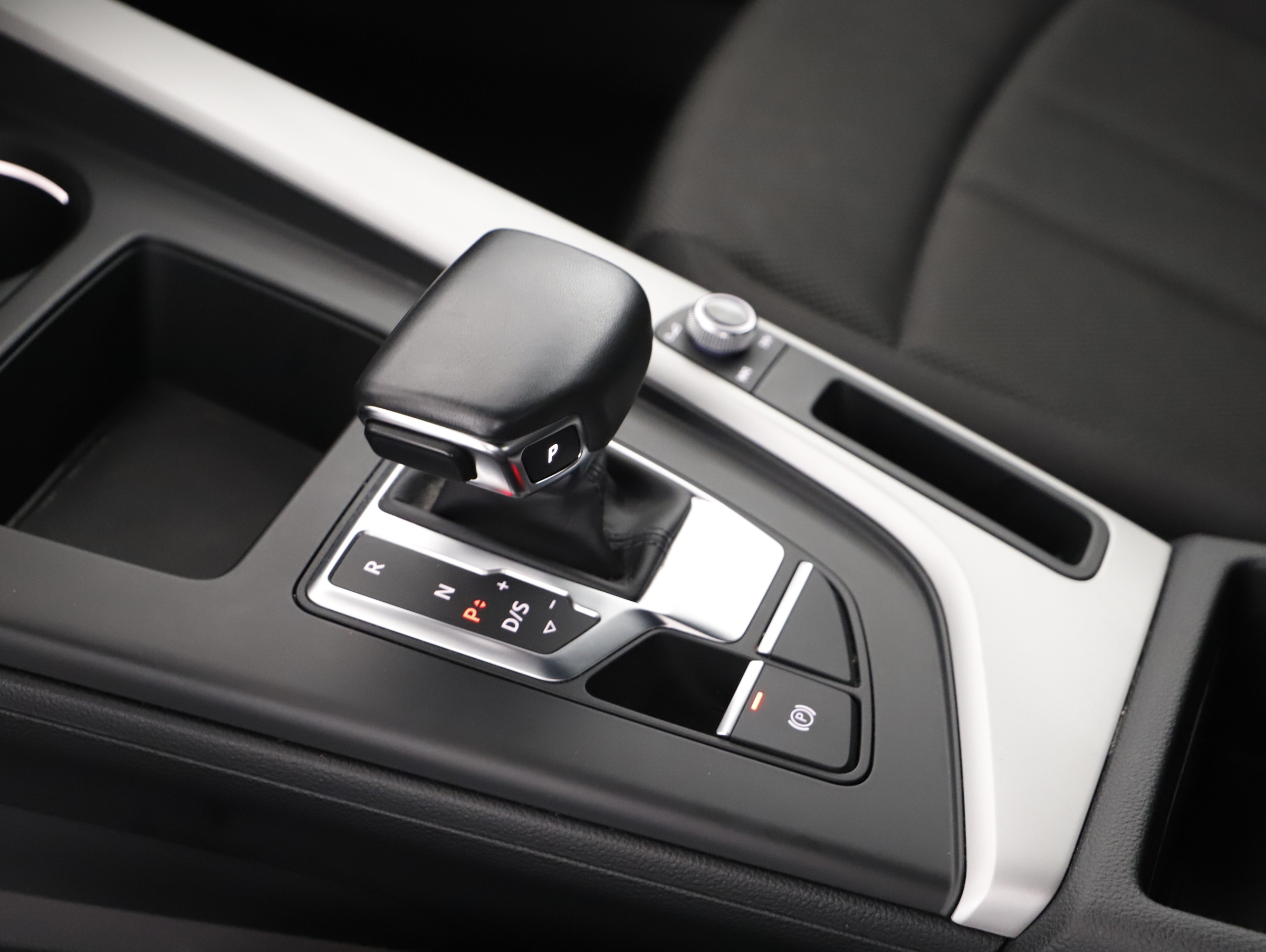 Audi A4 40 TFSI S-Line Aut. | Bild 15 von 22