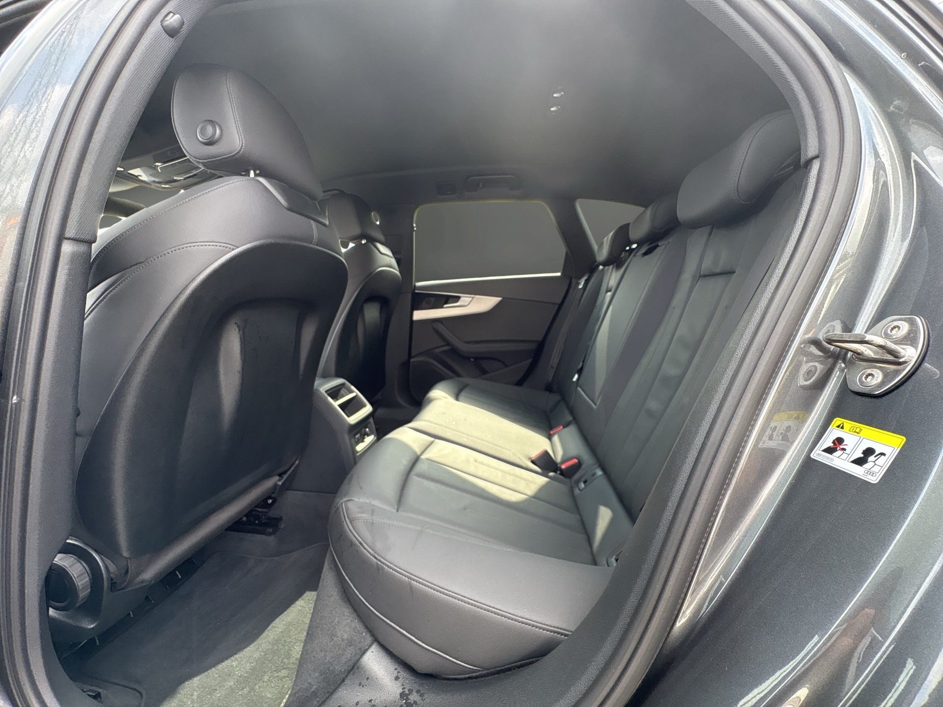 Audi A4 Avant 35 TDI Aut. | Bild 15 von 20