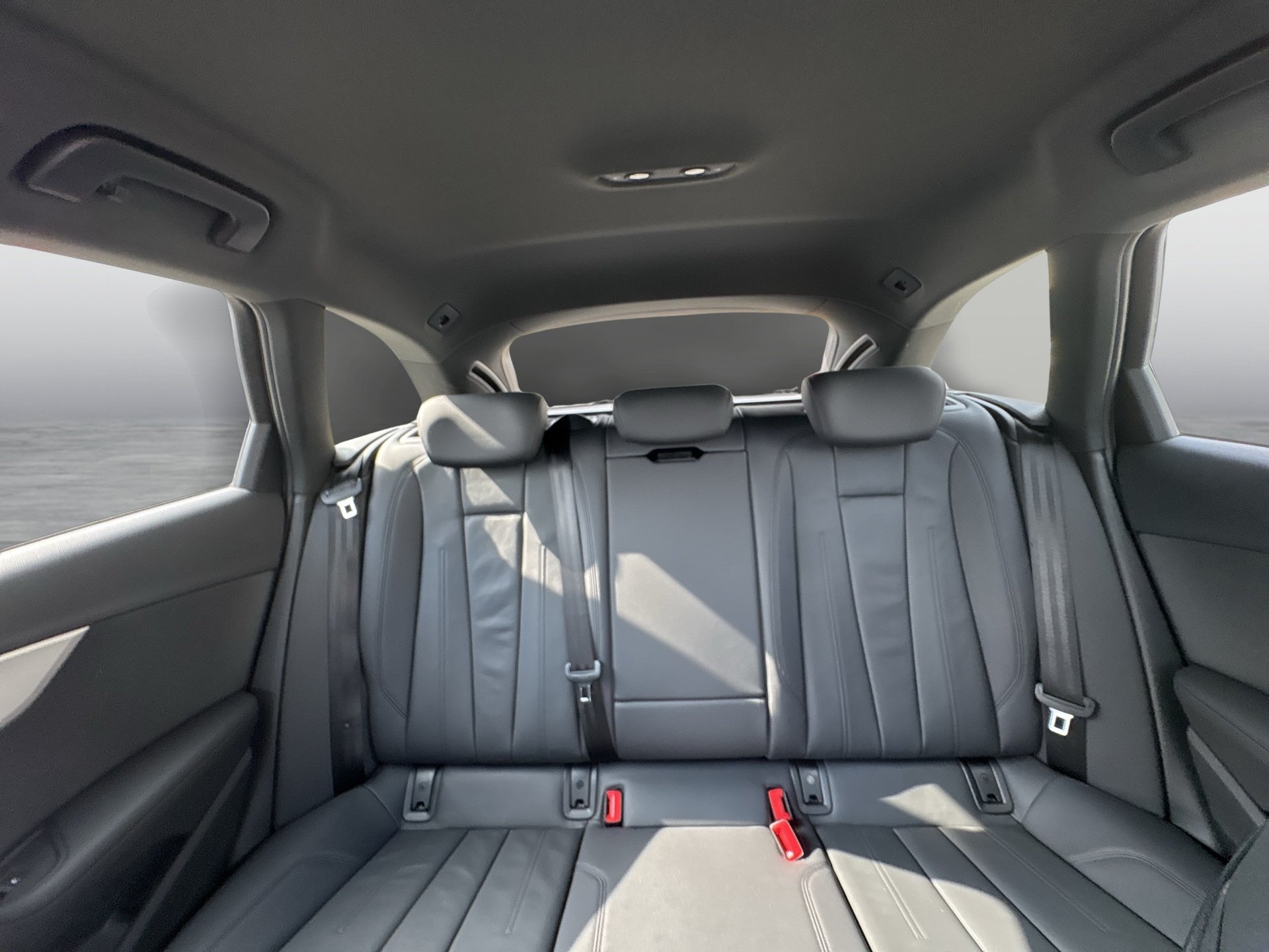 Audi A4 Avant 35 TDI Aut. | Bild 17 von 20