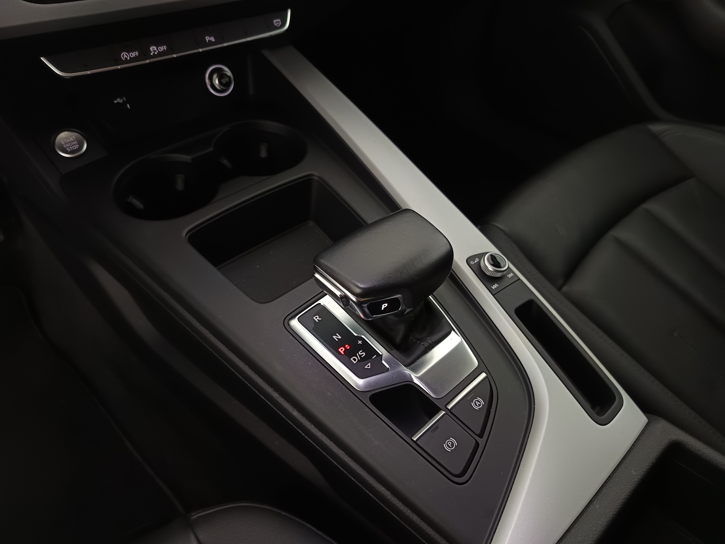 Audi A4 Avant 30 2.0 TDI advanced | Bild 25 von 31