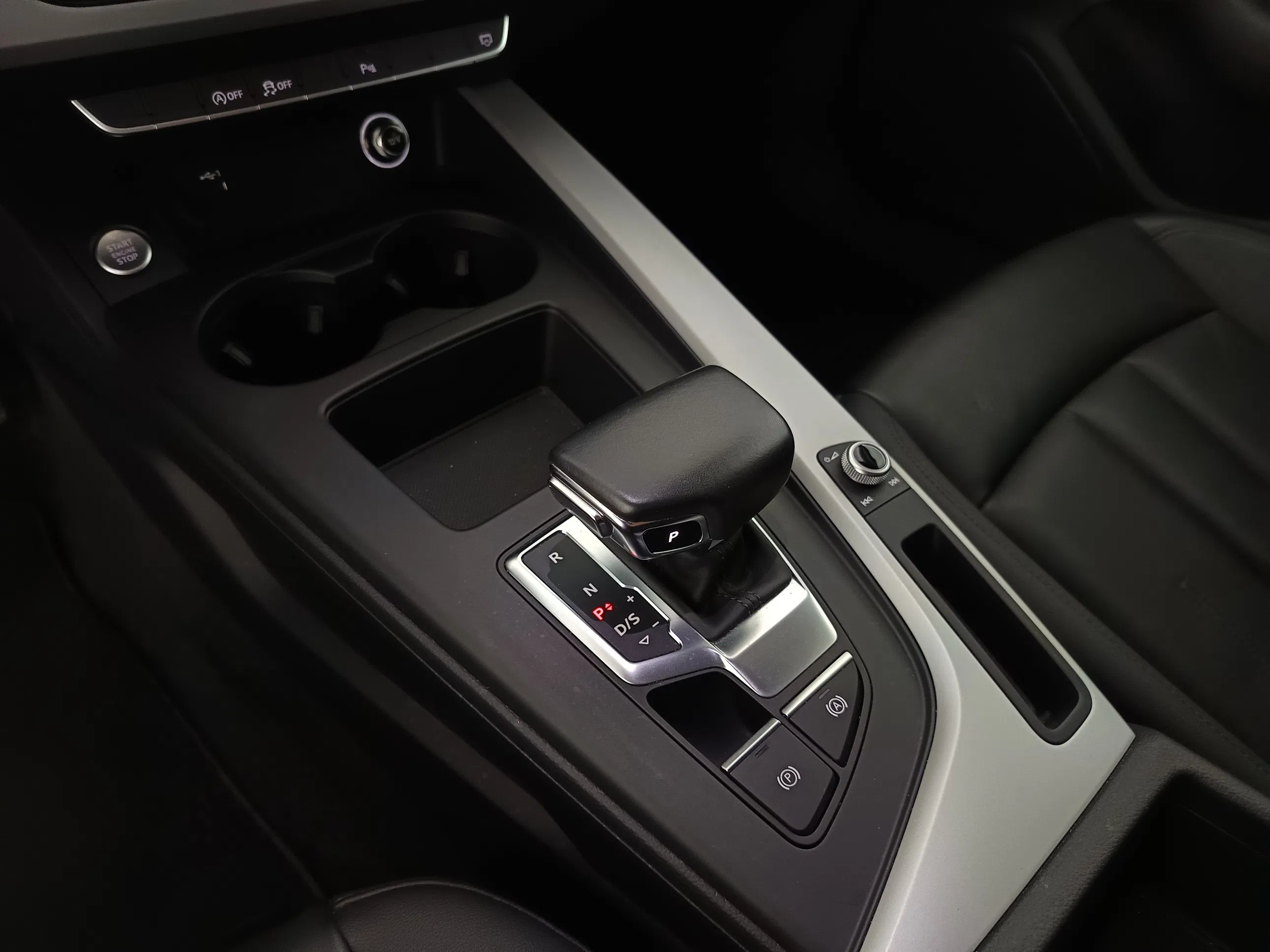 Audi A4 Avant 30 2.0 TDI advanced | Bild 25 von 31