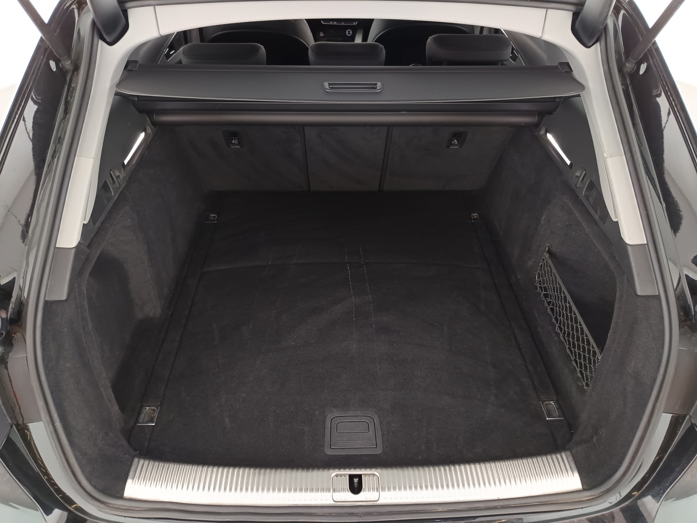 Audi A4 Avant 30 2.0 TDI advanced | Bild 27 von 31