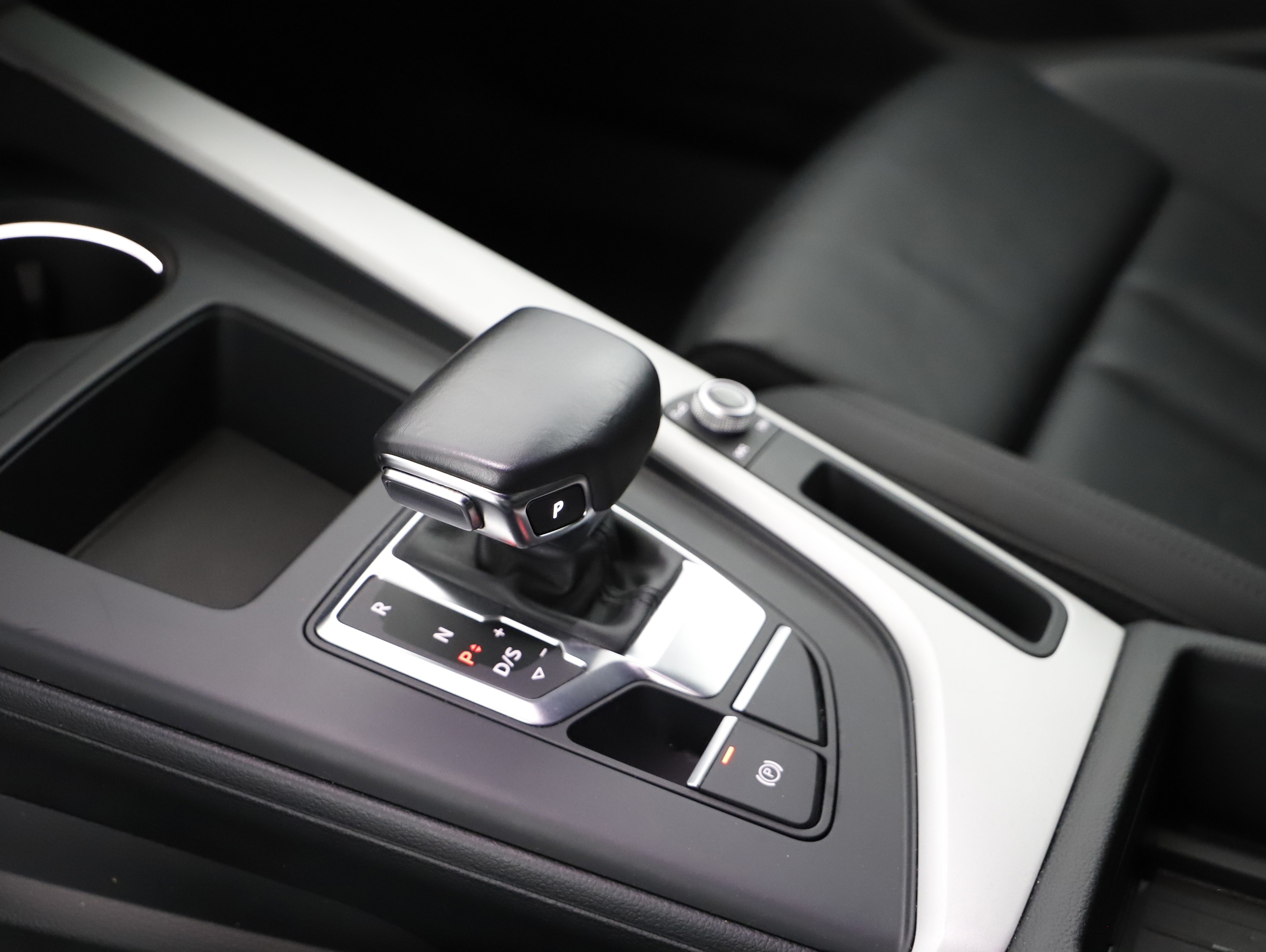 Audi A4 45 3.0 TDI quattro advanced | Bild 25 von 31