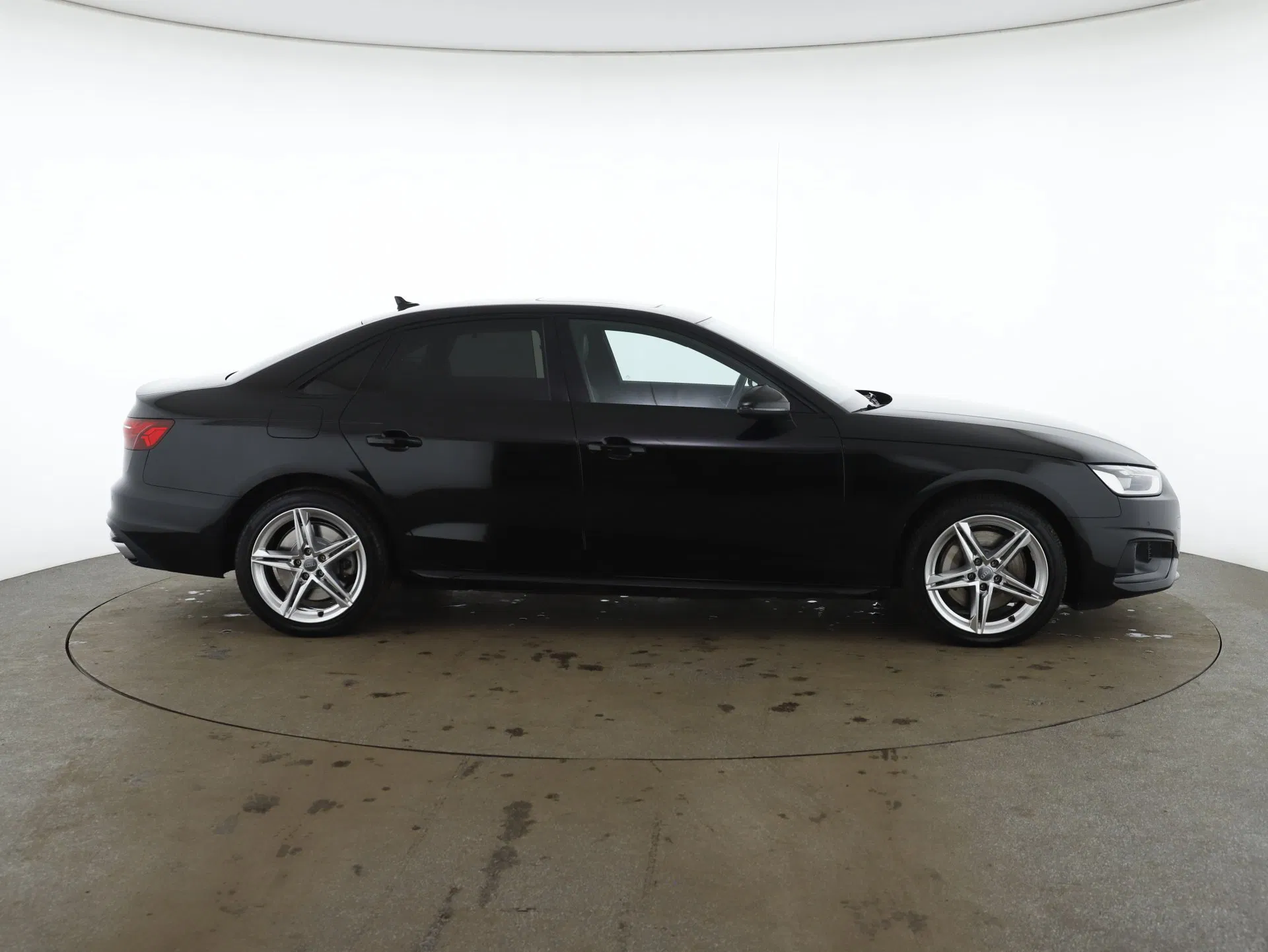 Audi A4 45 3.0 TDI quattro advanced | Bild 5 von 31