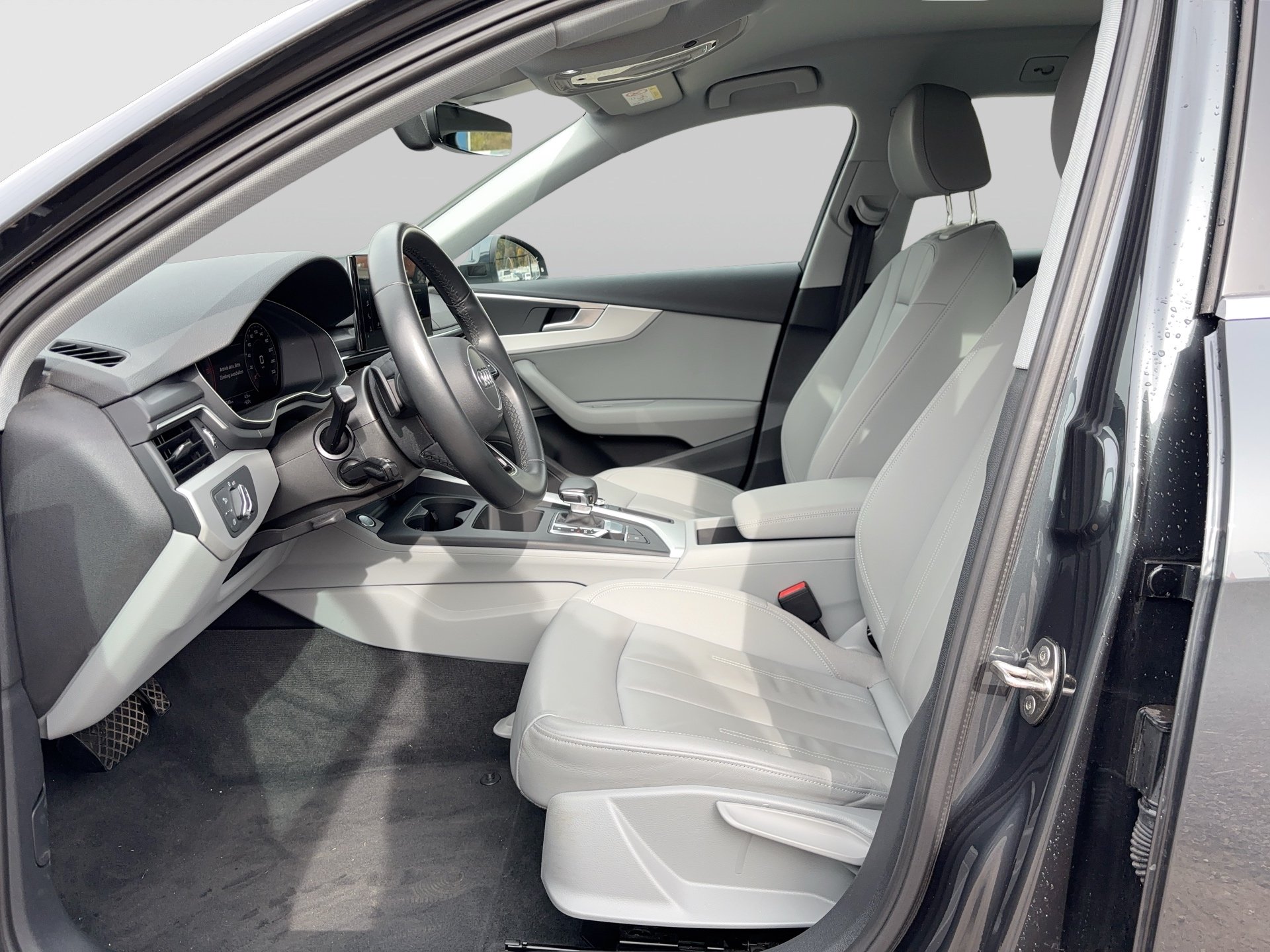 Audi A4 Avant 30 2.0 TDI | Bild 12 von 29