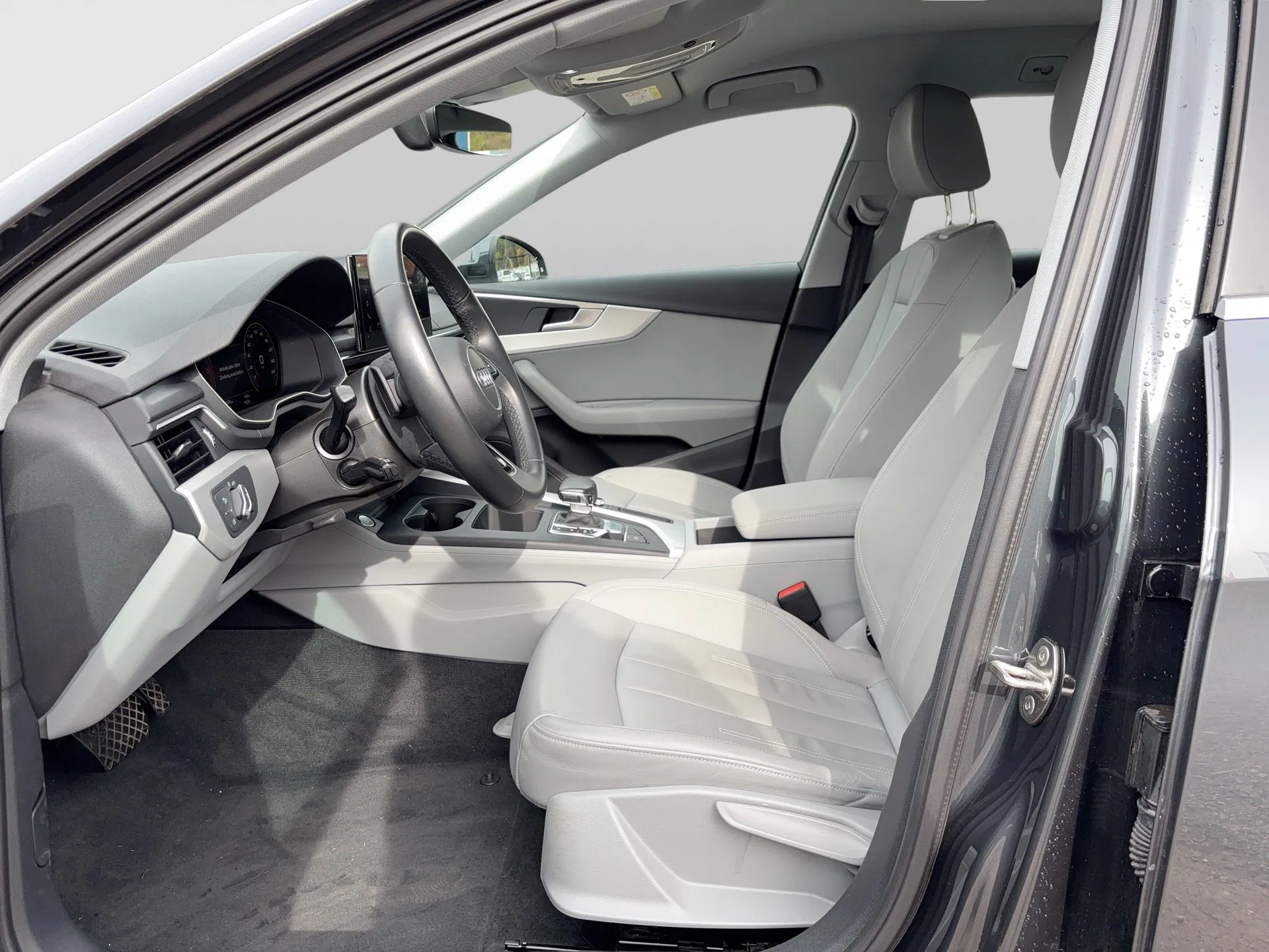 Audi A4 Avant 30 2.0 TDI | Bild 12 von 29