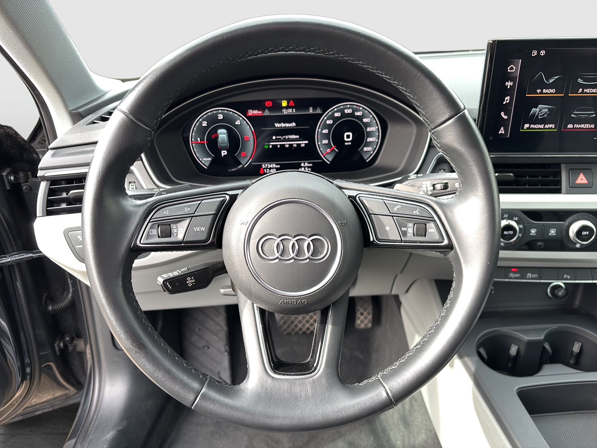 Audi A4 Avant 30 2.0 TDI | Bild 14 von 29