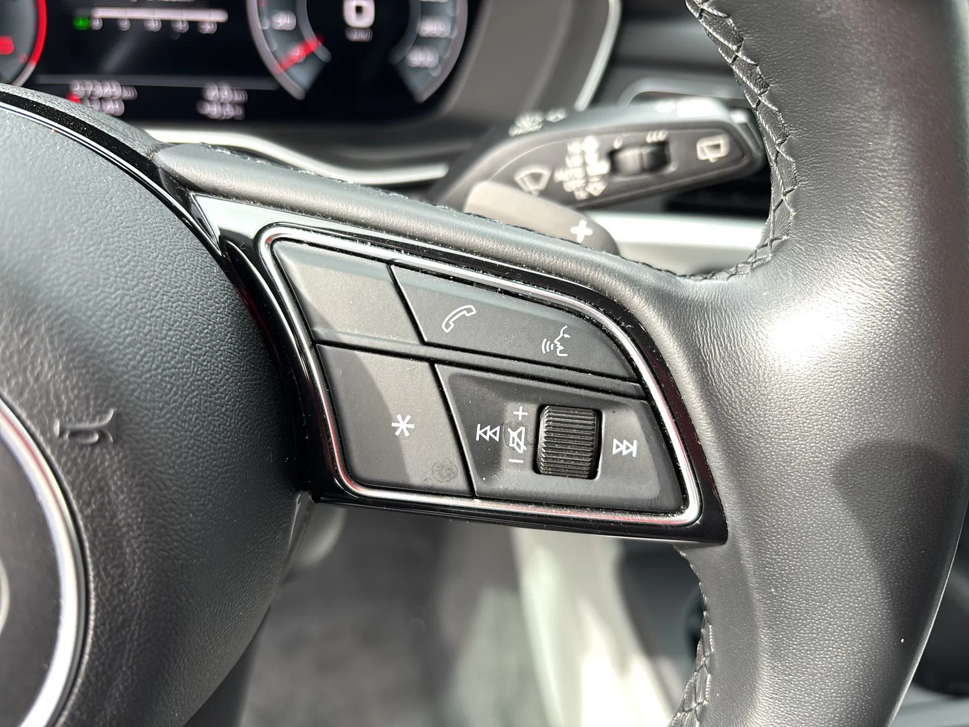 Audi A4 Avant 30 2.0 TDI | Bild 18 von 29