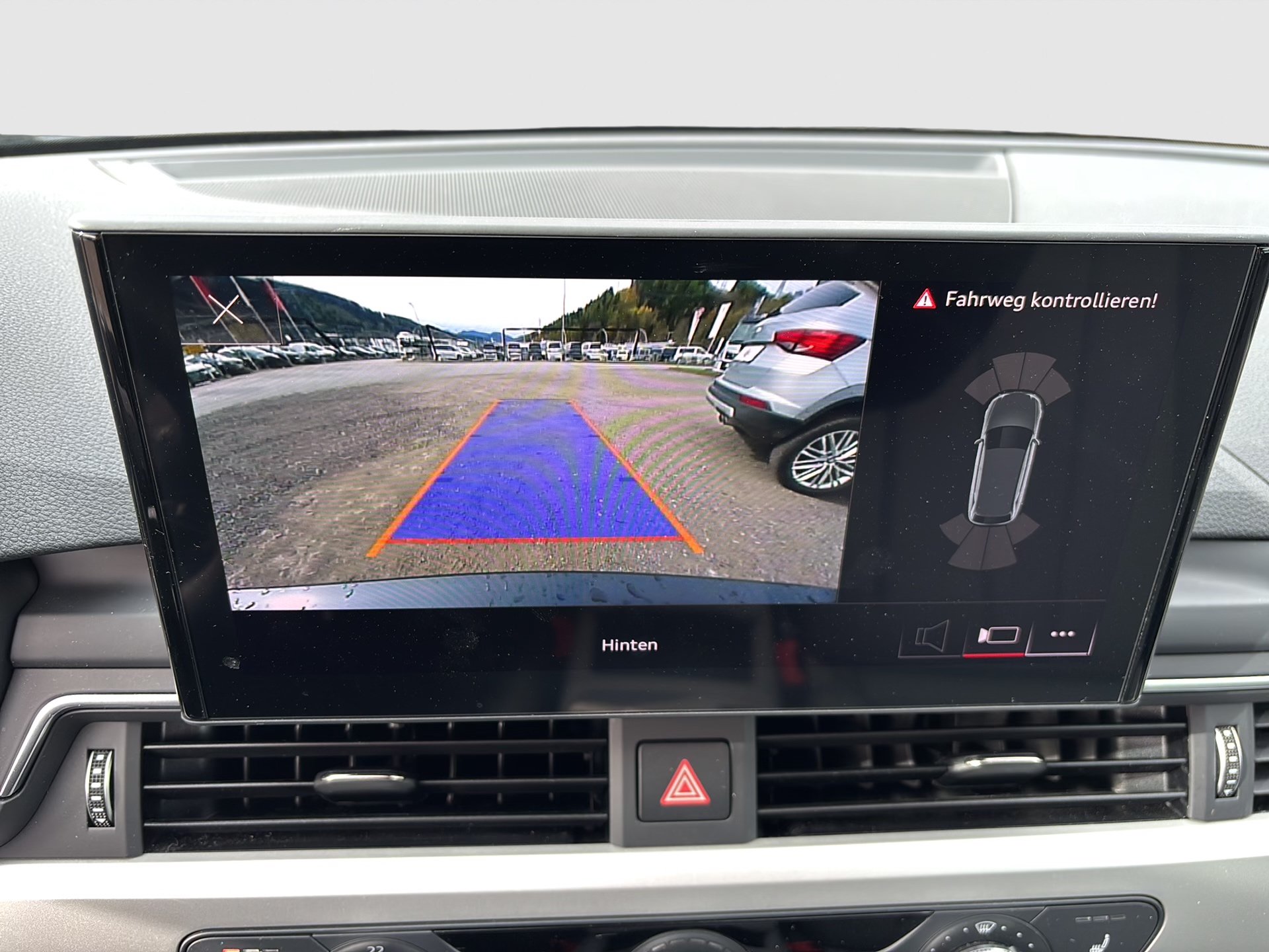 Audi A4 Avant 30 2.0 TDI | Bild 21 von 29