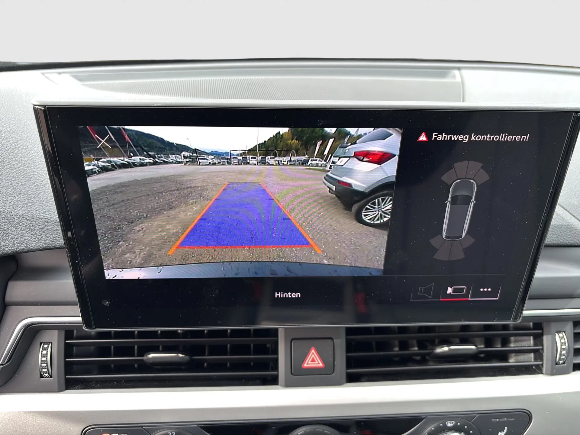 Audi A4 Avant 30 2.0 TDI | Bild 21 von 29