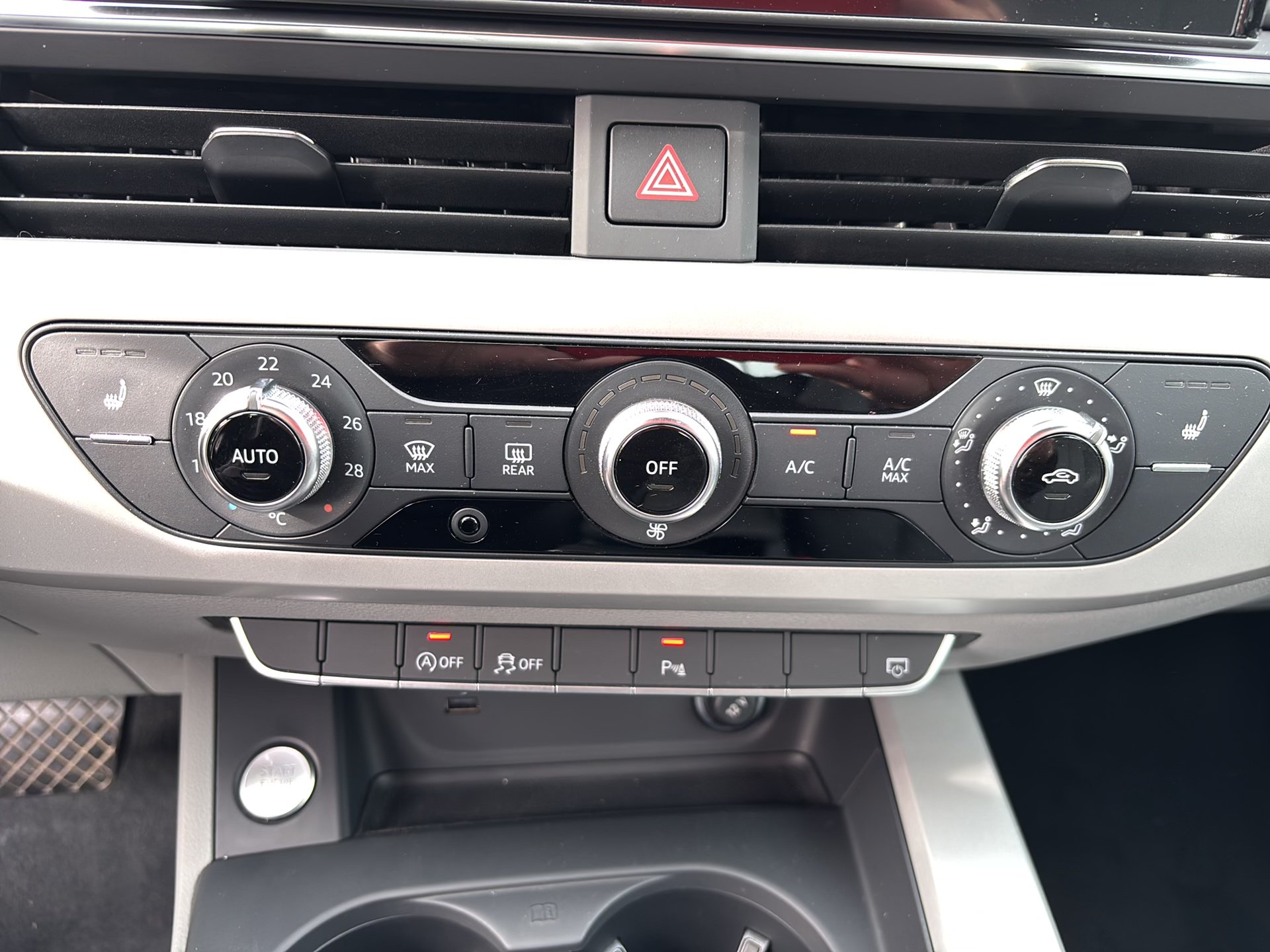 Audi A4 Avant 30 2.0 TDI | Bild 22 von 29