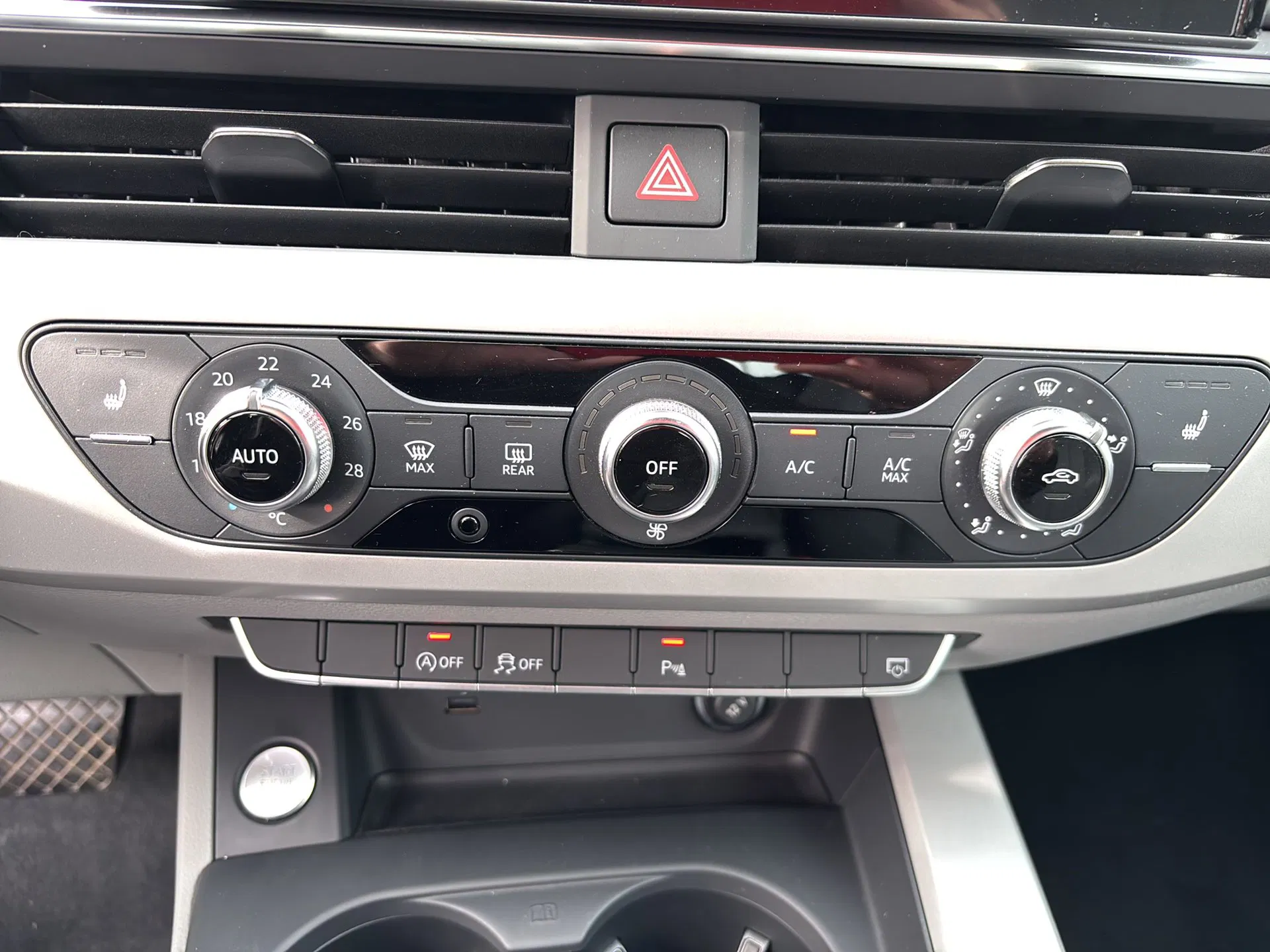 Audi A4 Avant 30 2.0 TDI | Bild 22 von 29