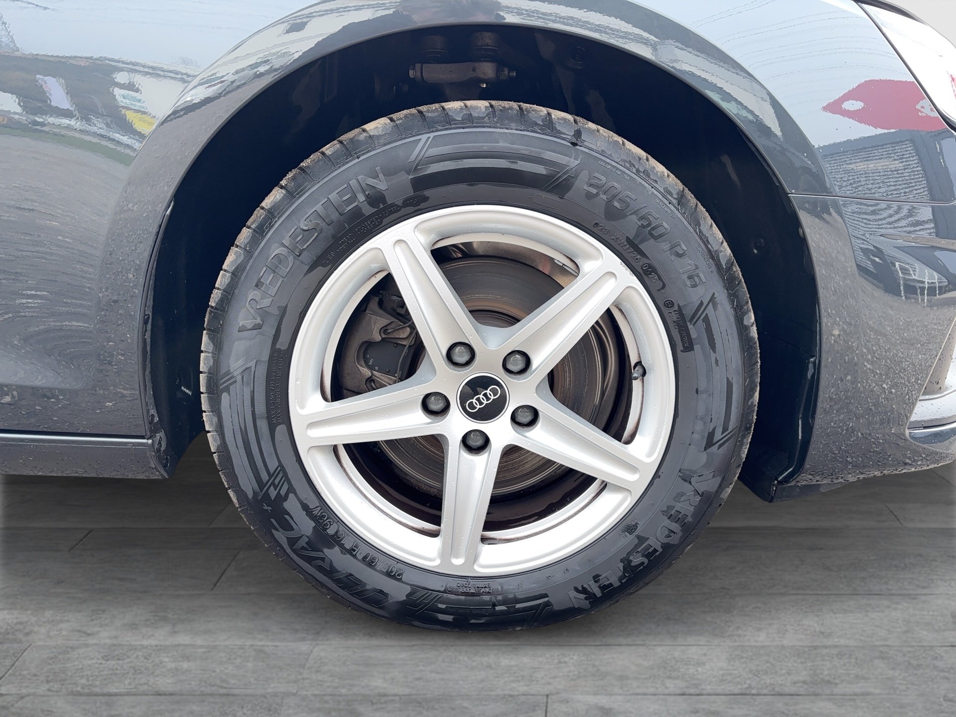 Audi A4 Avant 30 2.0 TDI | Bild 8 von 29