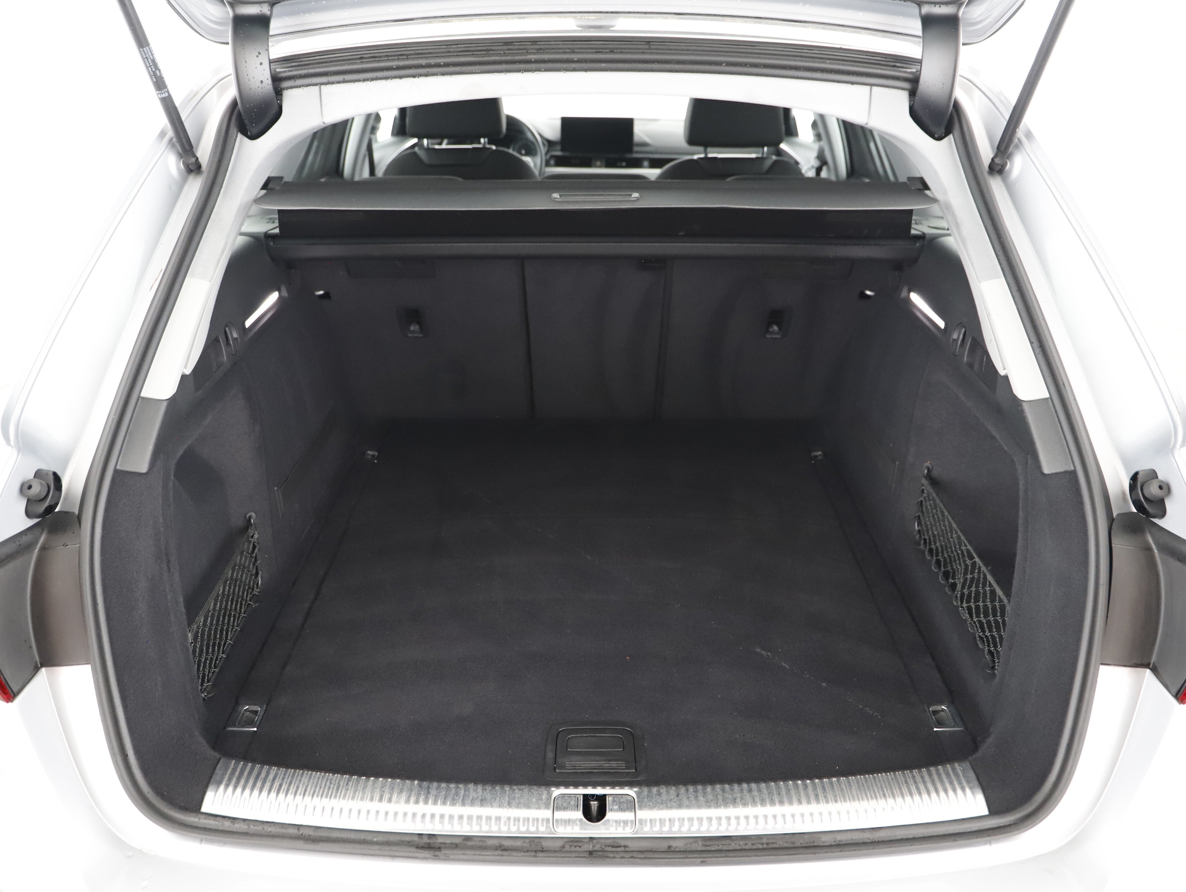 Audi A4 Avant 35 2.0 TDI | Bild 17 von 23