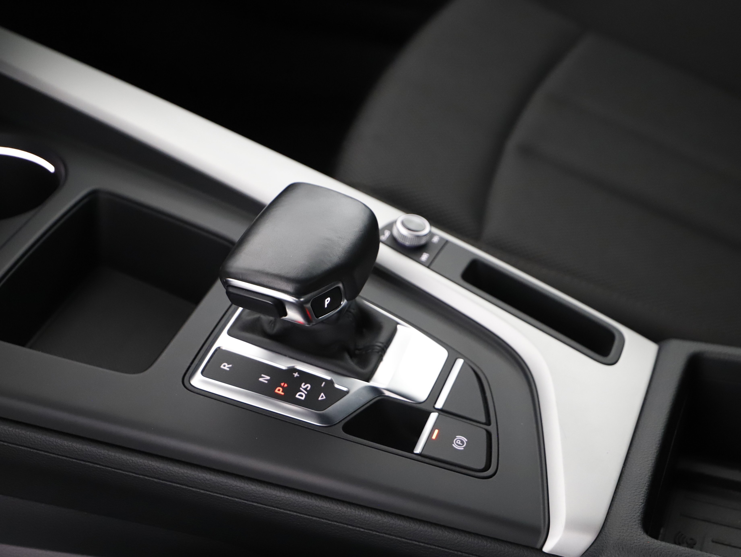 Audi A4 40 2.0 TDI quattro advanced | Bild 18 von 20