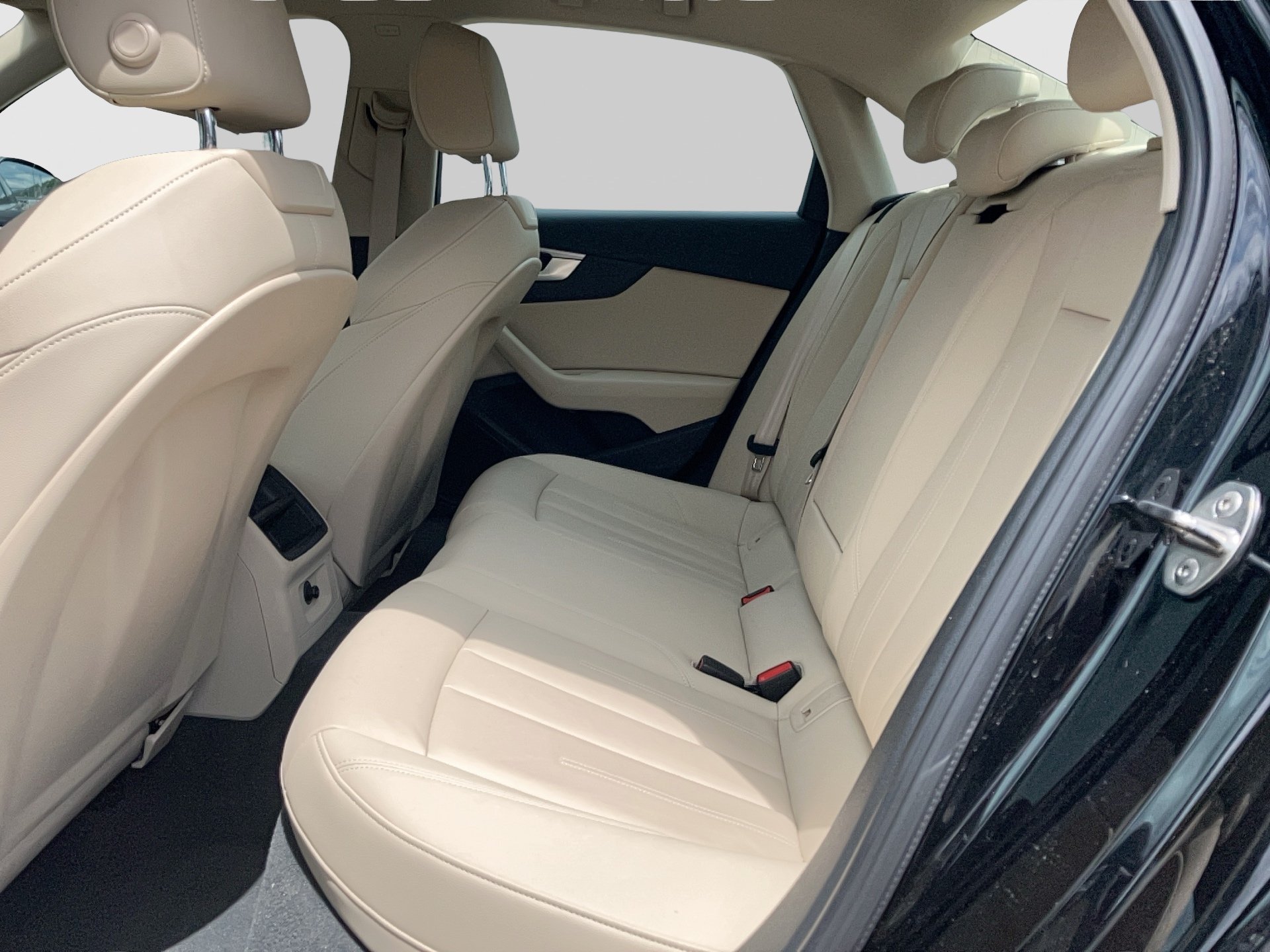 Audi A4 30 2.0 TDI | Bild 12 von 22