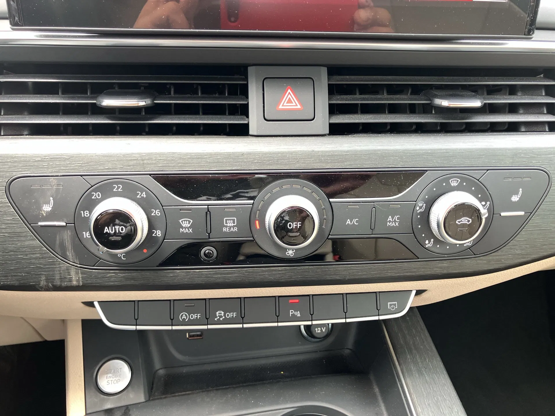 Audi A4 30 2.0 TDI | Bild 19 von 22