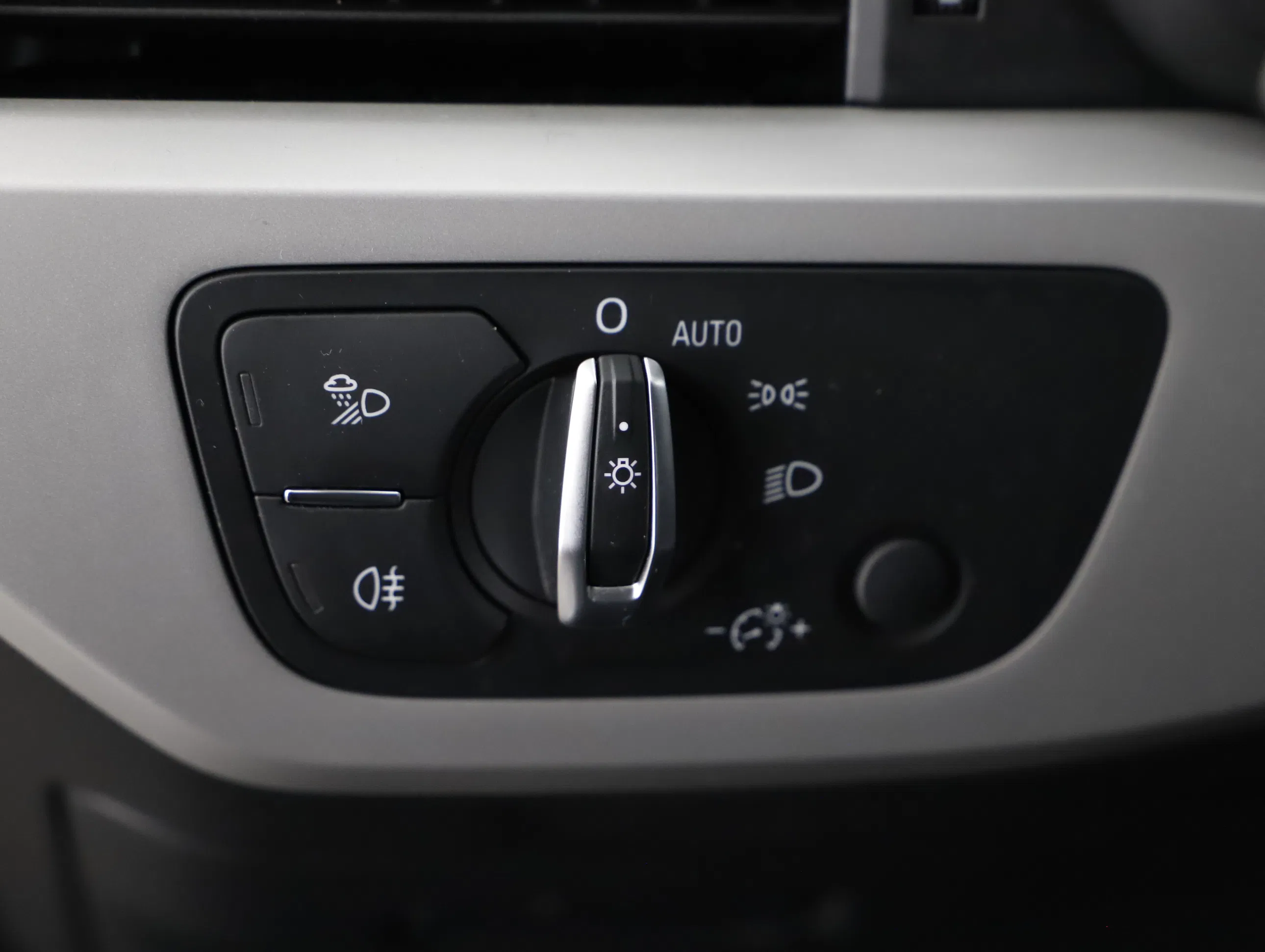 Audi A4 35 2.0 TDI advanced | Bild 22 von 26