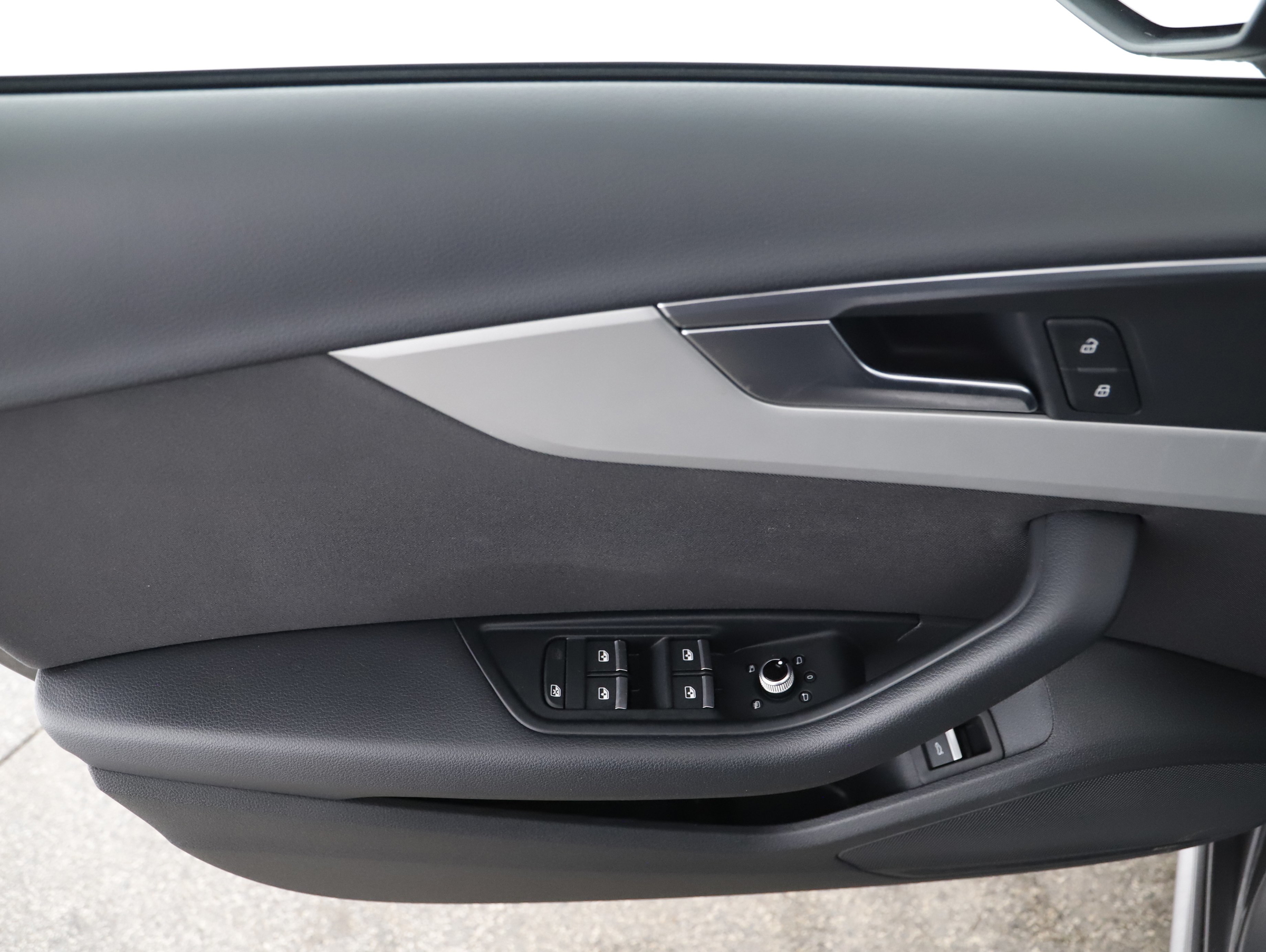 Audi A4 35 2.0 TDI advanced | Bild 23 von 26