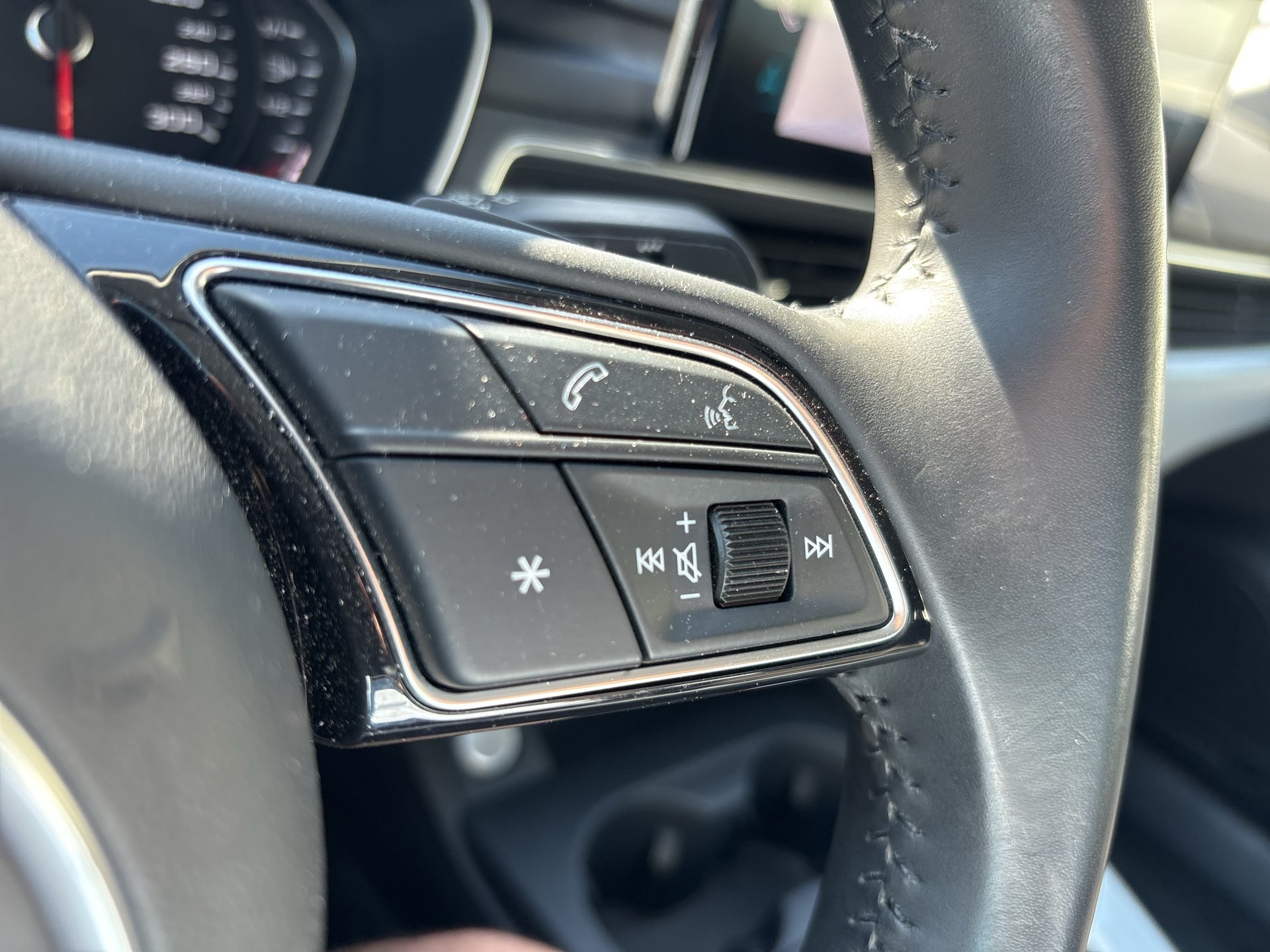 Audi A4 35 2.0 TDI S-Line | Bild 13 von 21