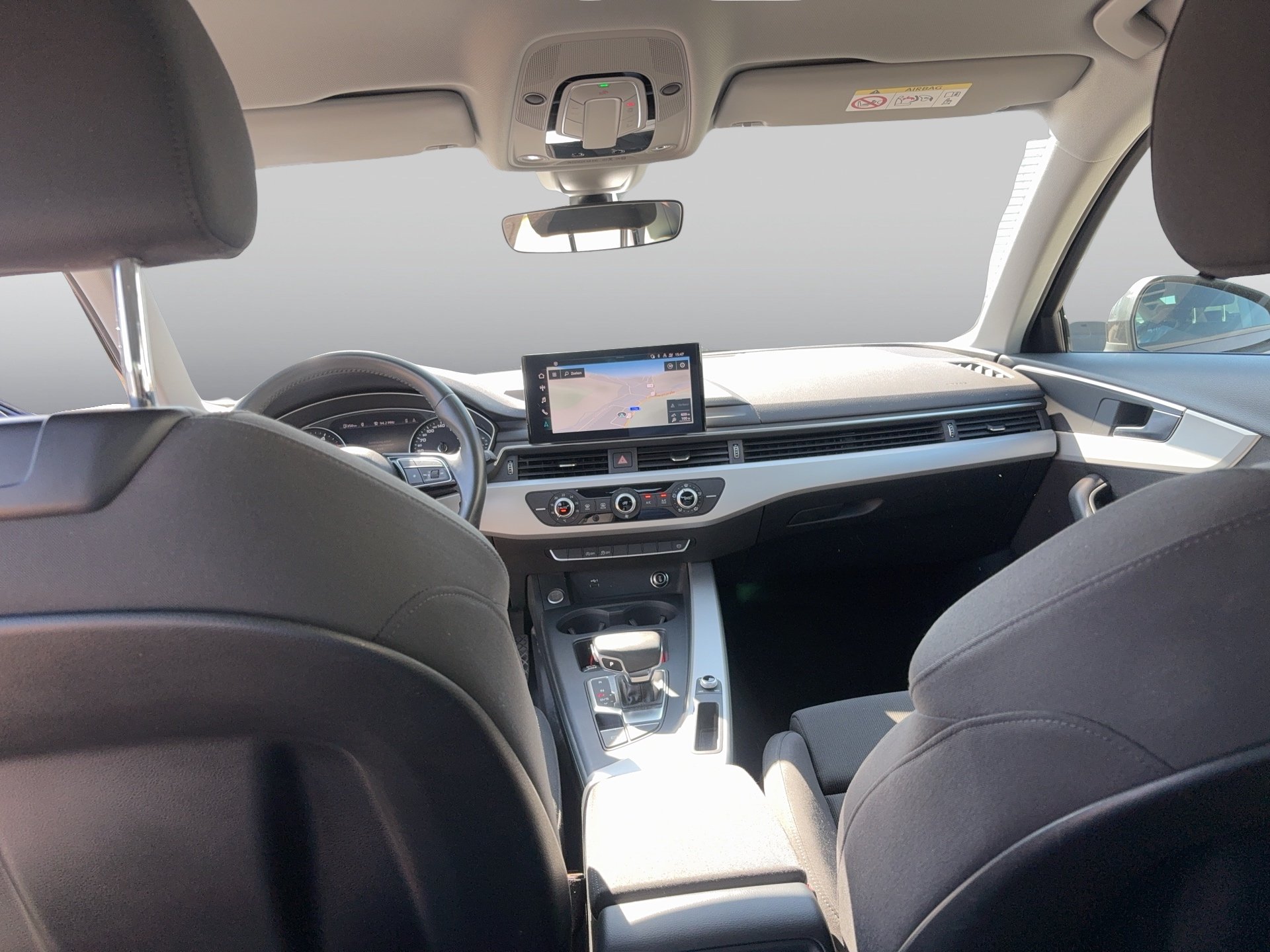 Audi A4 35 2.0 TDI S-Line | Bild 14 von 21