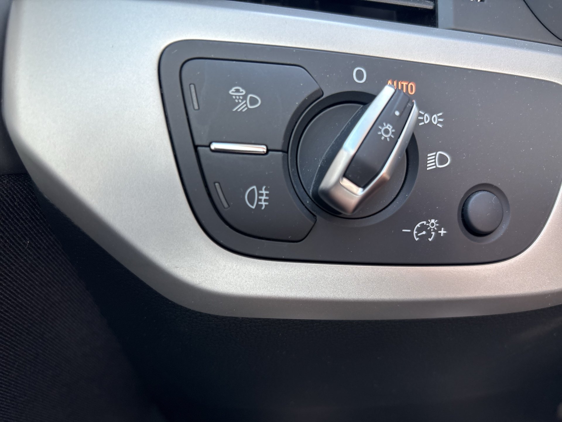 Audi A4 35 2.0 TDI S-Line | Bild 10 von 21