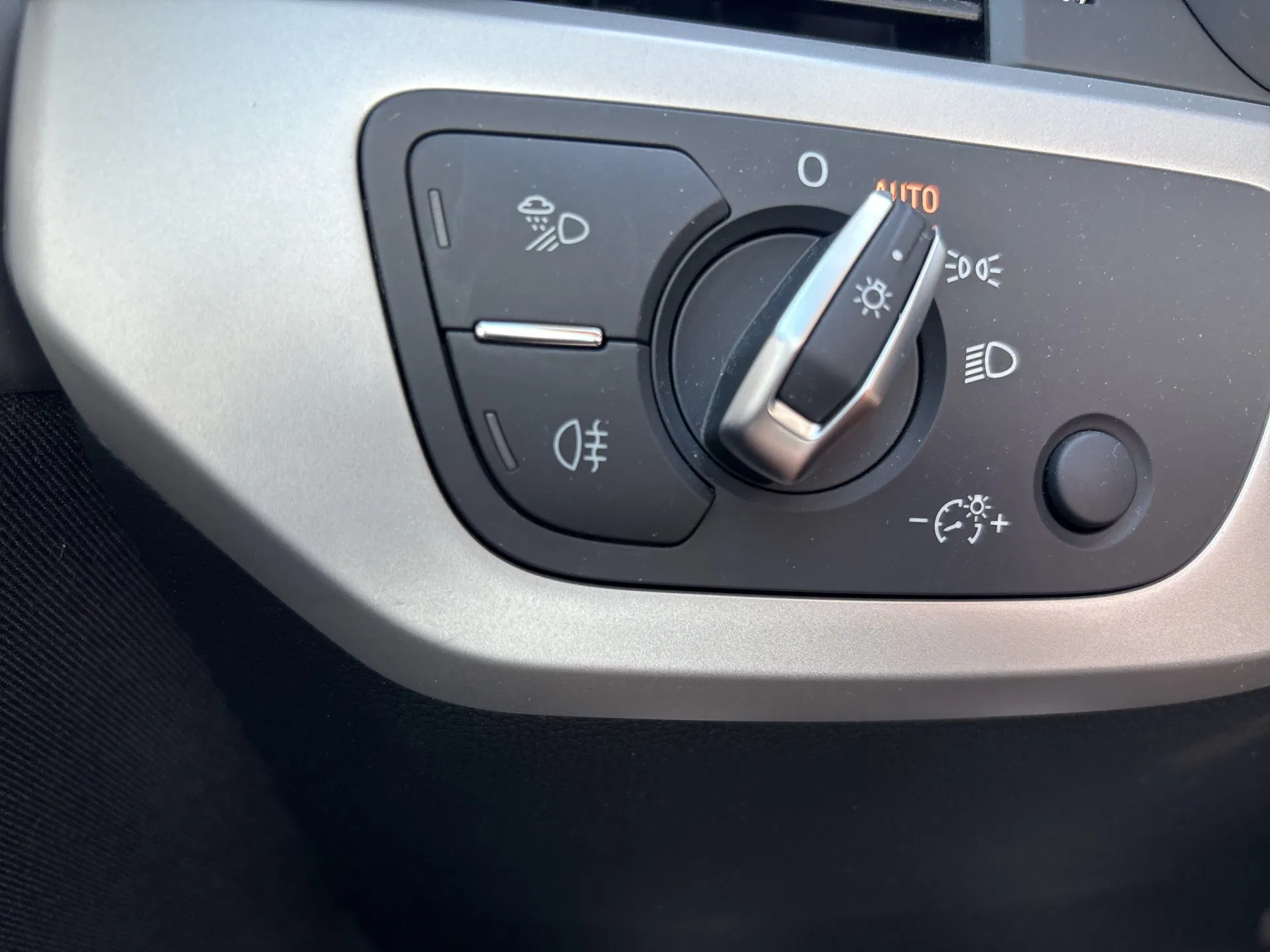 Audi A4 35 2.0 TDI S-Line | Bild 10 von 21