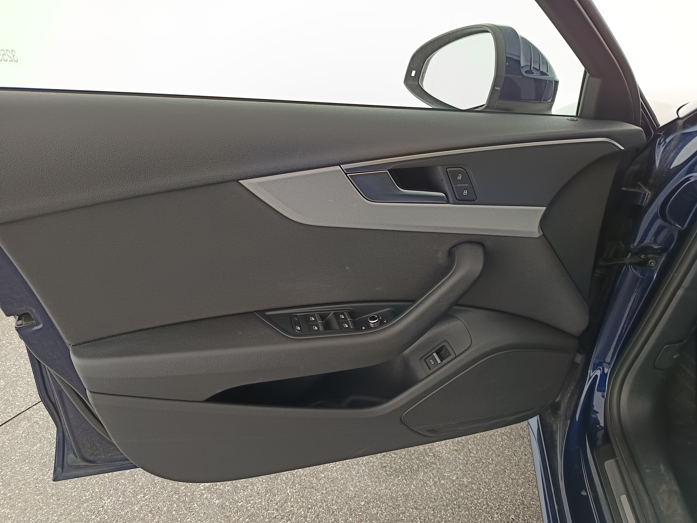 Audi A4 Avant 40 2.0 TDI quattro | Bild 11 von 31